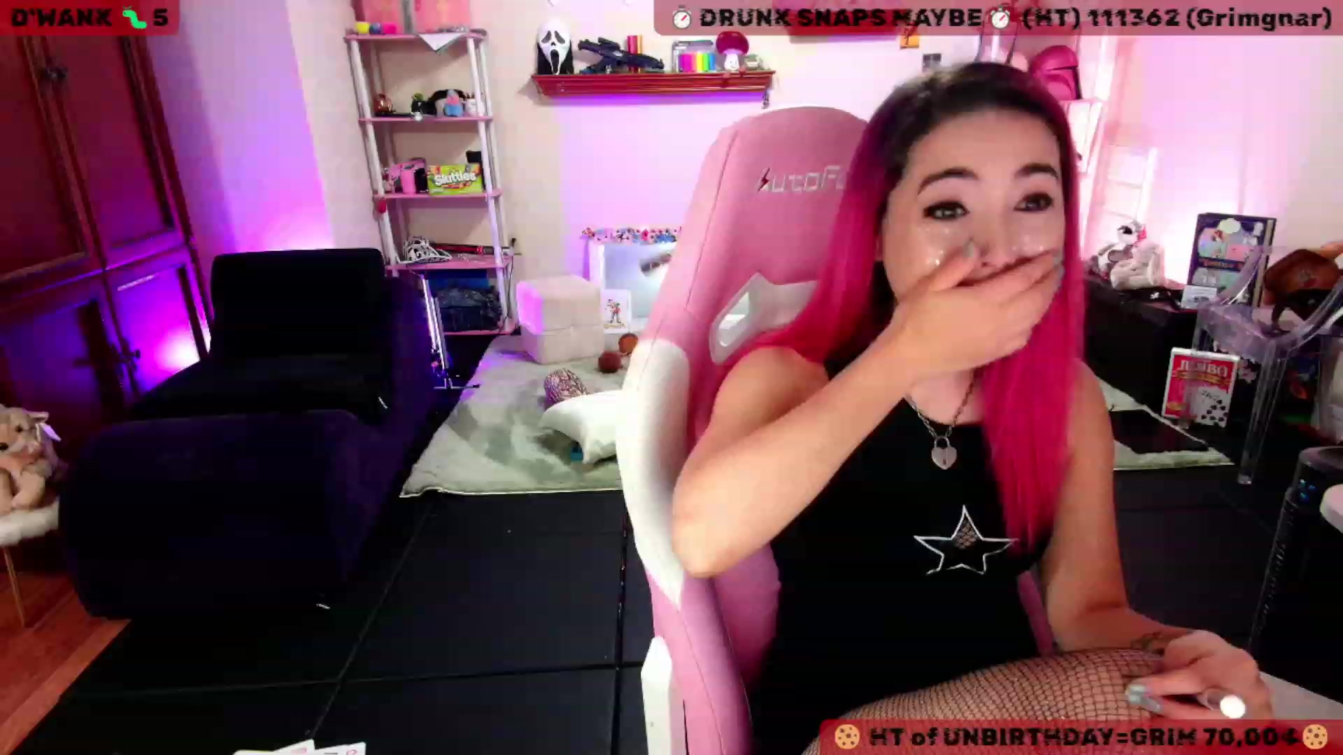 Gallery image thumbnail from JessWhitmore's myfreecams stream on, 11/25/2023, 07:29 image 2 of 20