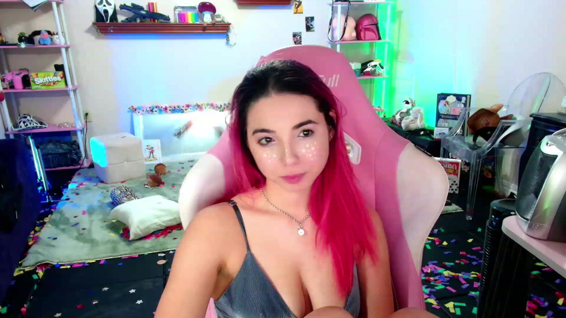 Gallery image thumbnail from JessWhitmore's myfreecams stream on, 11/27/2023, 09:08 image 15 of 20
