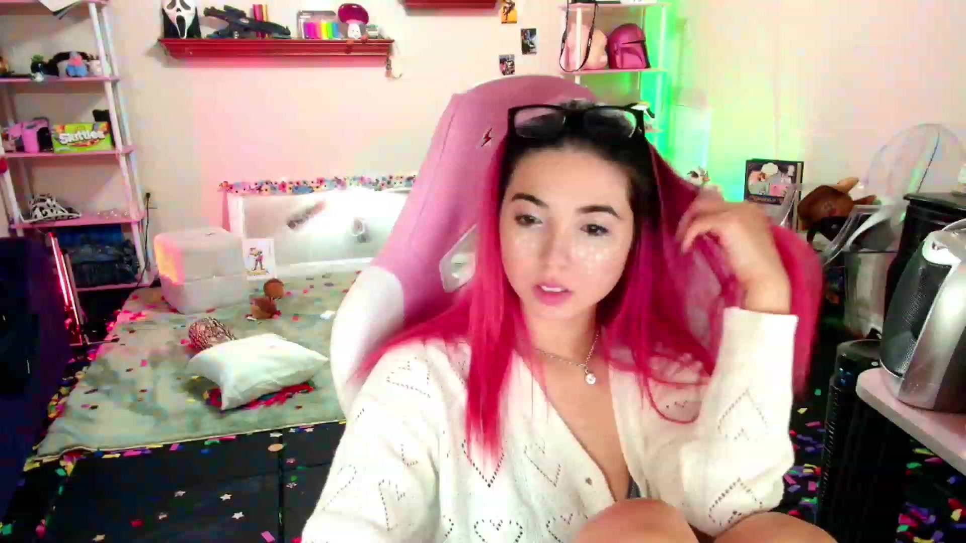 Gallery image thumbnail from JessWhitmore's myfreecams stream on, 11/27/2023, 09:08 image 20 of 20