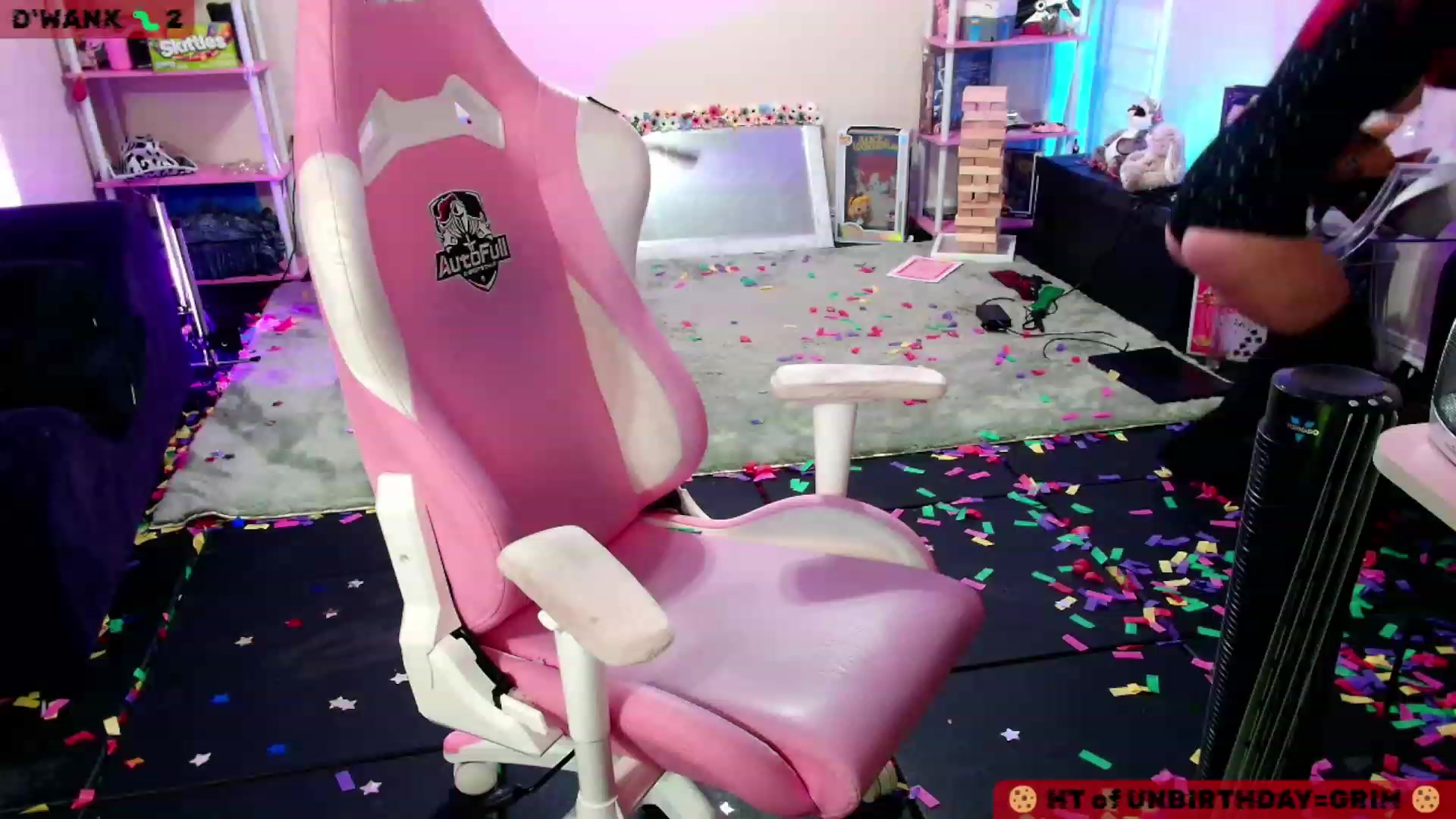 Gallery image thumbnail from JessWhitmore's myfreecams stream on, 11/29/2023, 09:24 image 1 of 20