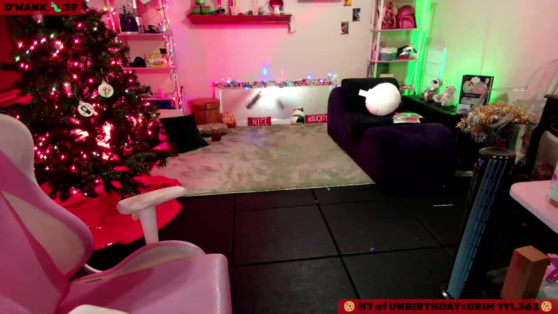 Gallery image thumbnail from JessWhitmore's myfreecams stream on, 12/07/2023, 05:06 image 8 of 20