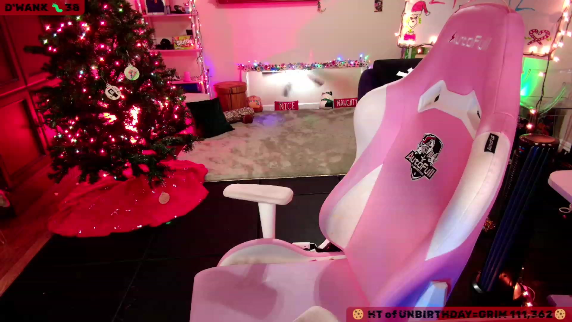 Gallery image thumbnail from JessWhitmore's myfreecams stream on, 12/11/2023, 05:32 image 15 of 20
