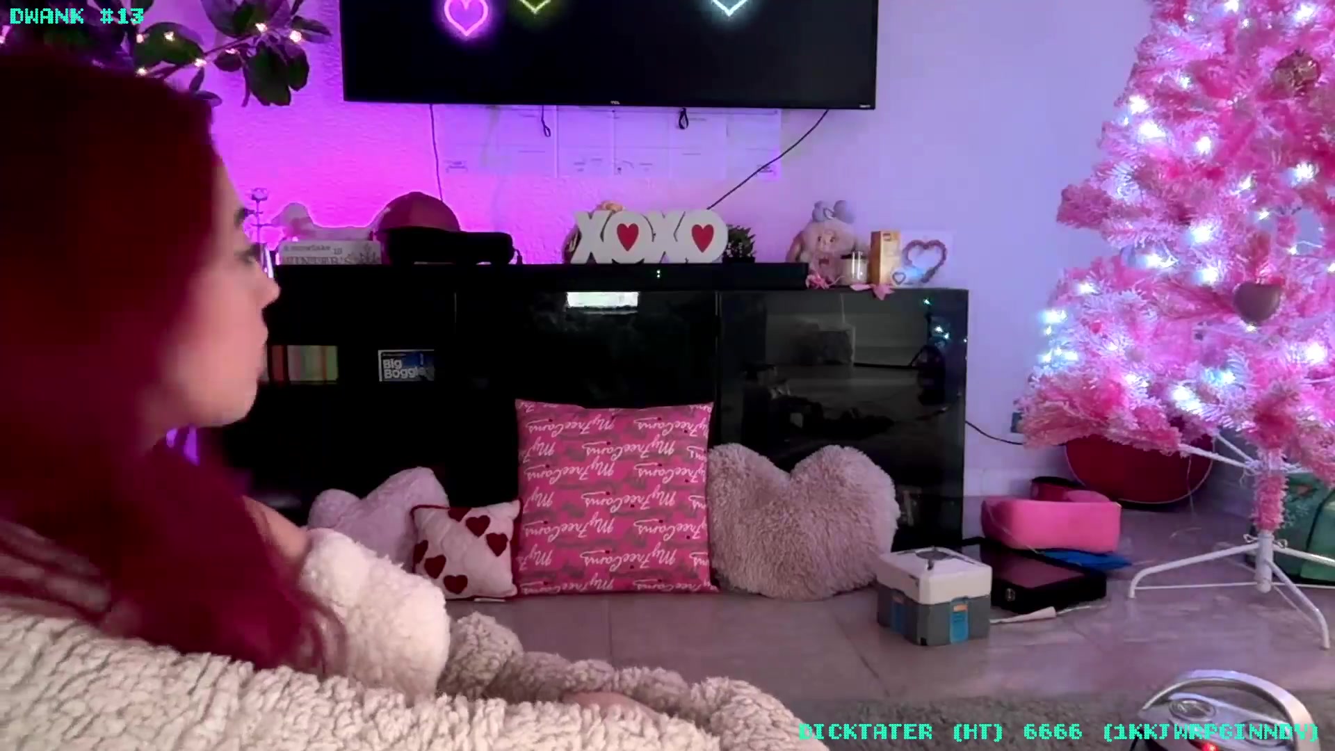 Gallery image thumbnail from JessWhitmore's myfreecams stream on, 02/01/2026, 12:19 image 18 of 20
