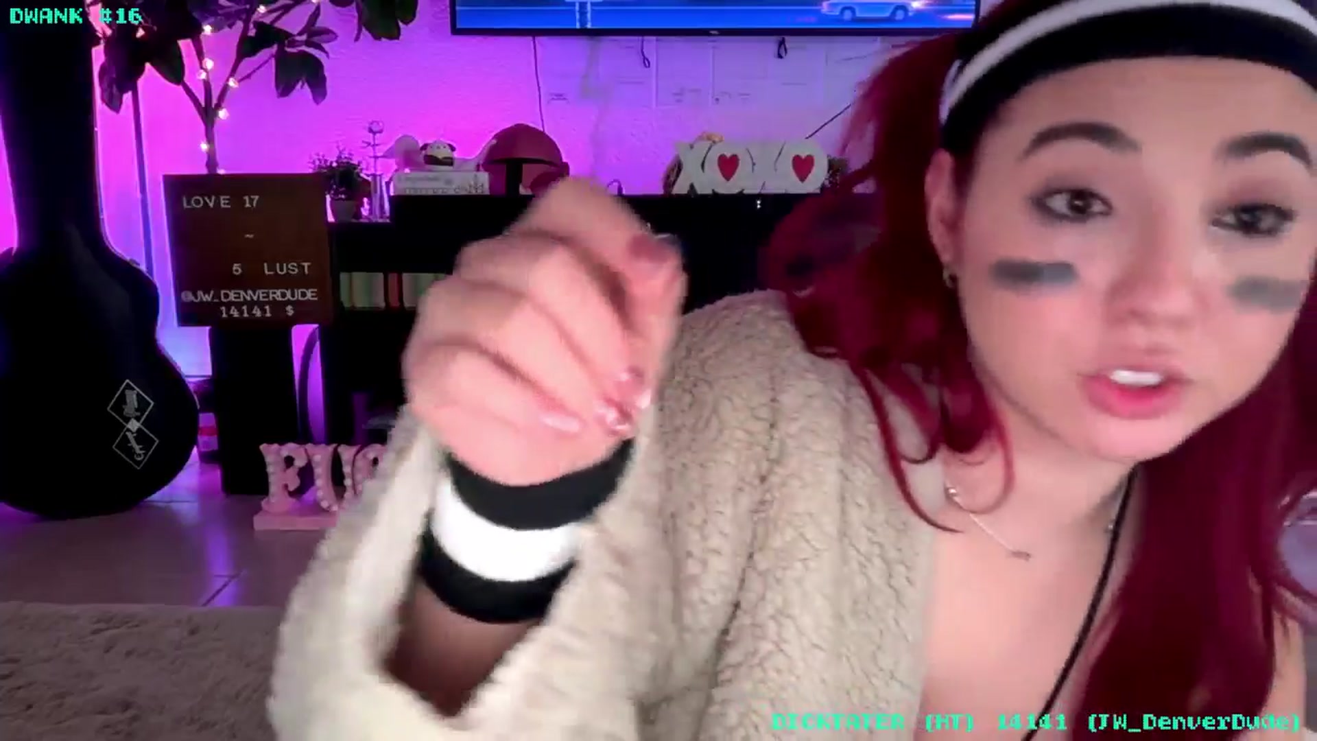 Gallery image thumbnail from JessWhitmore's myfreecams stream on, 02/02/2026, 07:54 image 12 of 20