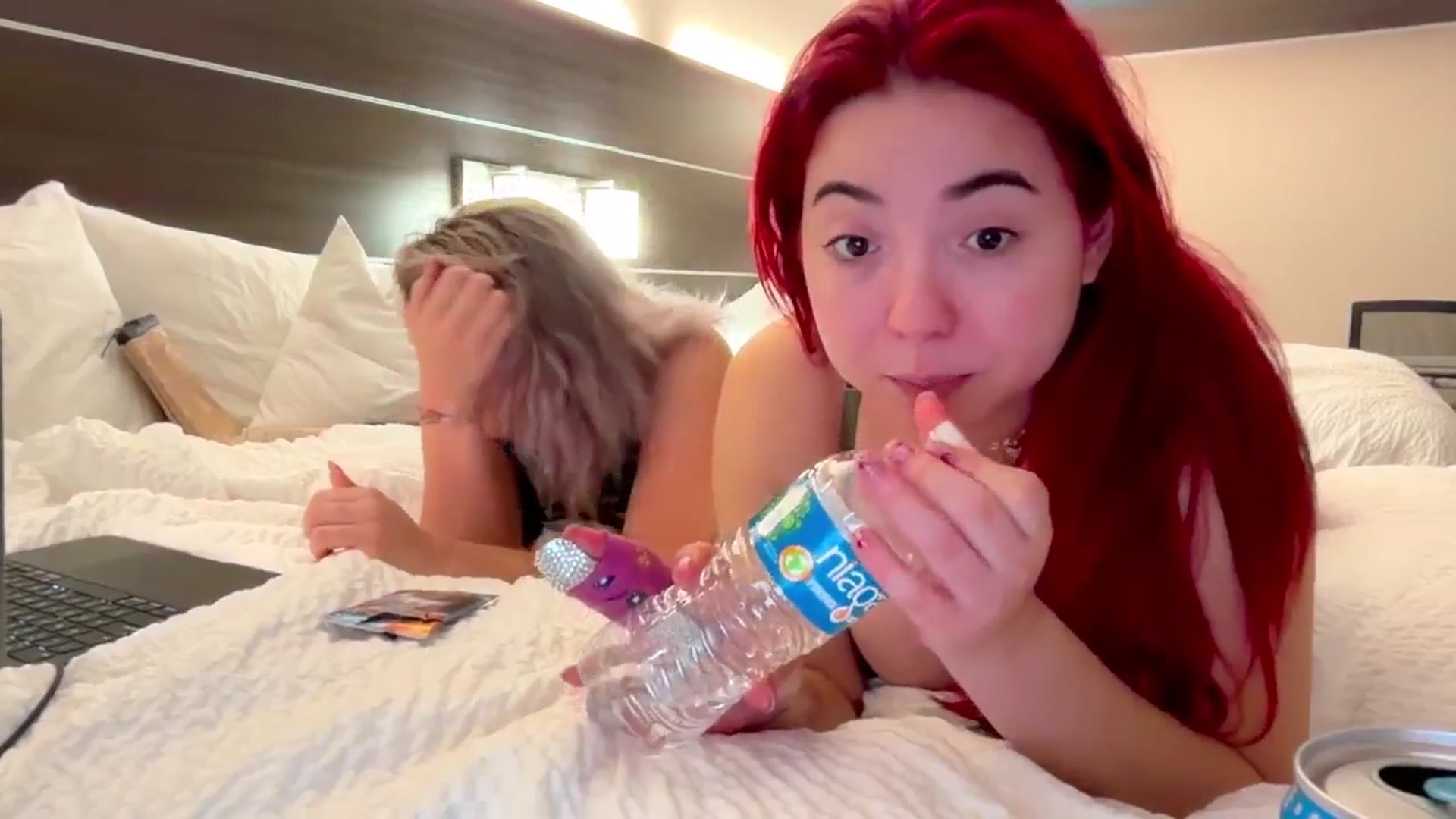 Gallery image thumbnail from JessWhitmore's myfreecams stream on, 03/22/2026, 07:02 image 20 of 20