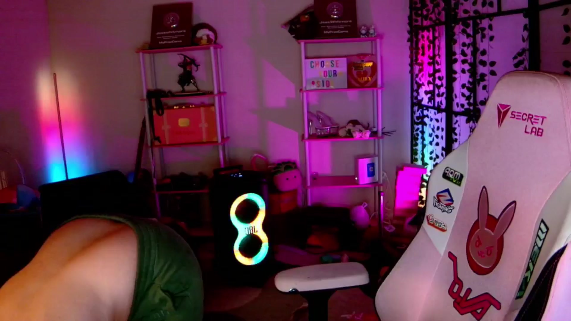 Gallery image thumbnail from JessWhitmore's myfreecams stream on, 03/25/2026, 07:12 image 19 of 20