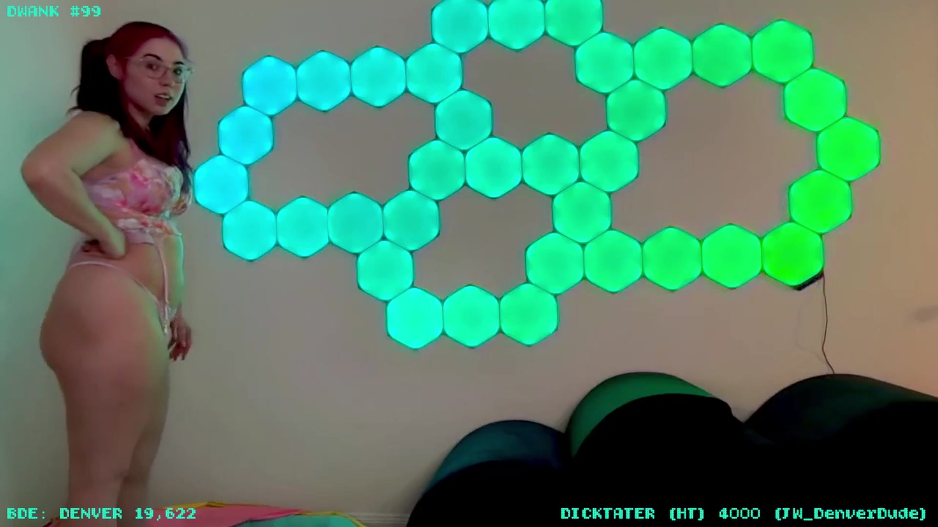 Gallery image thumbnail from JessWhitmore's myfreecams stream on, 04/25/2026, 04:03 image 8 of 20