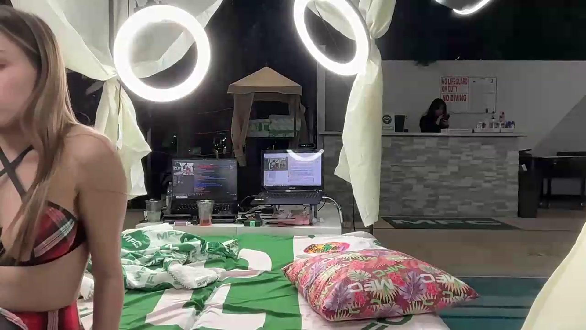 Gallery image thumbnail from JessWhitmore's myfreecams stream on, 05/19/2026, 06:16 image 13 of 20