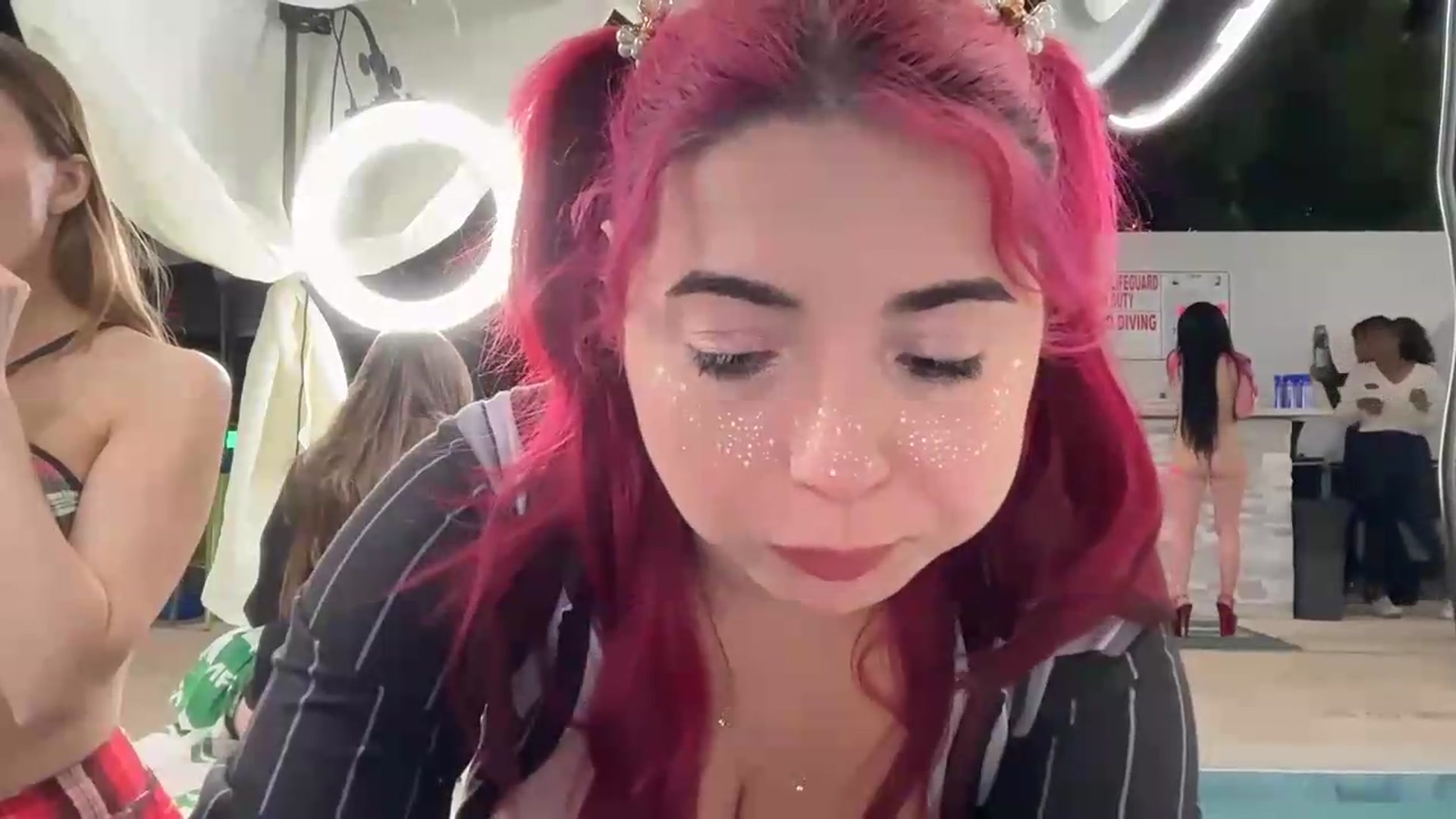 Gallery image thumbnail from JessWhitmore's myfreecams stream on, 05/19/2026, 06:16 image 11 of 20