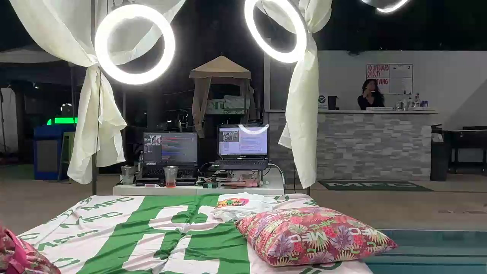 Gallery image thumbnail from JessWhitmore's myfreecams stream on, 05/19/2026, 06:16 image 14 of 20