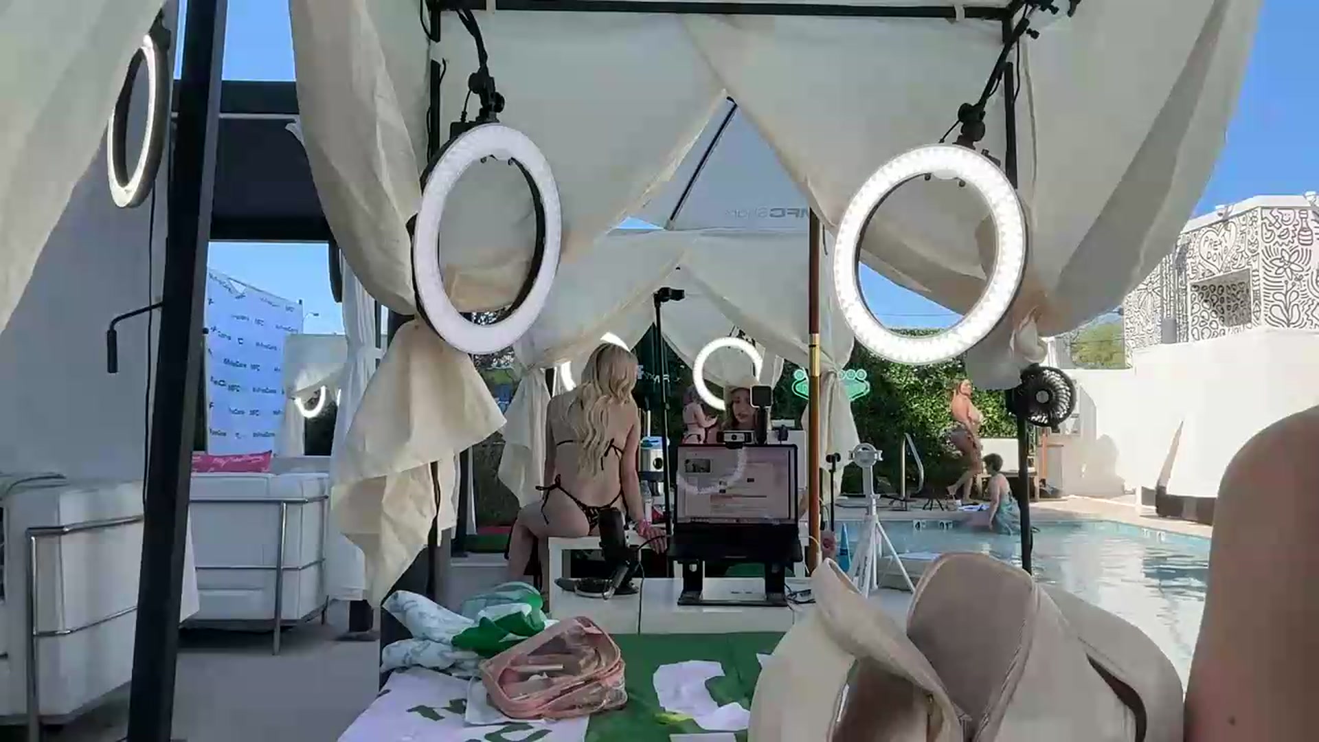 Gallery image thumbnail from JessWhitmore's myfreecams stream on, 05/20/2026, 24:03 image 11 of 20