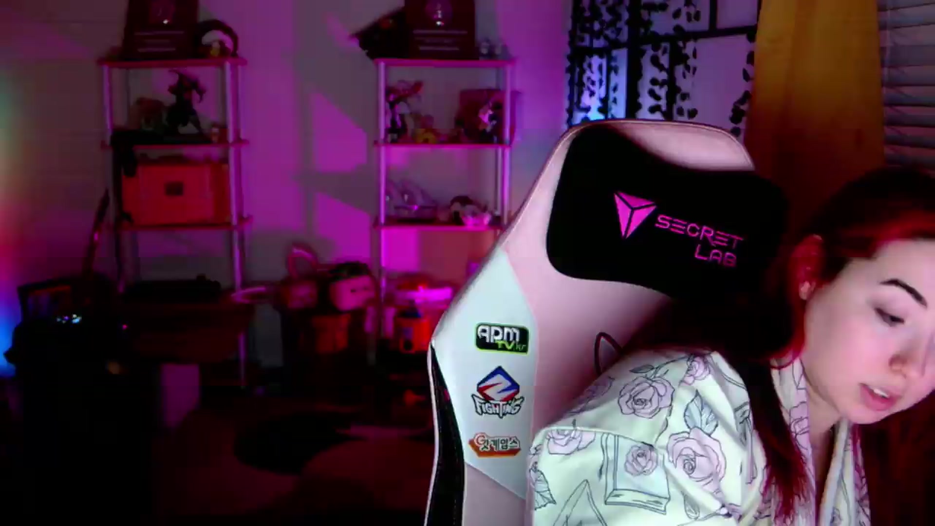 Gallery image thumbnail from JessWhitmore's myfreecams stream on, 05/24/2026, 06:12 image 2 of 20