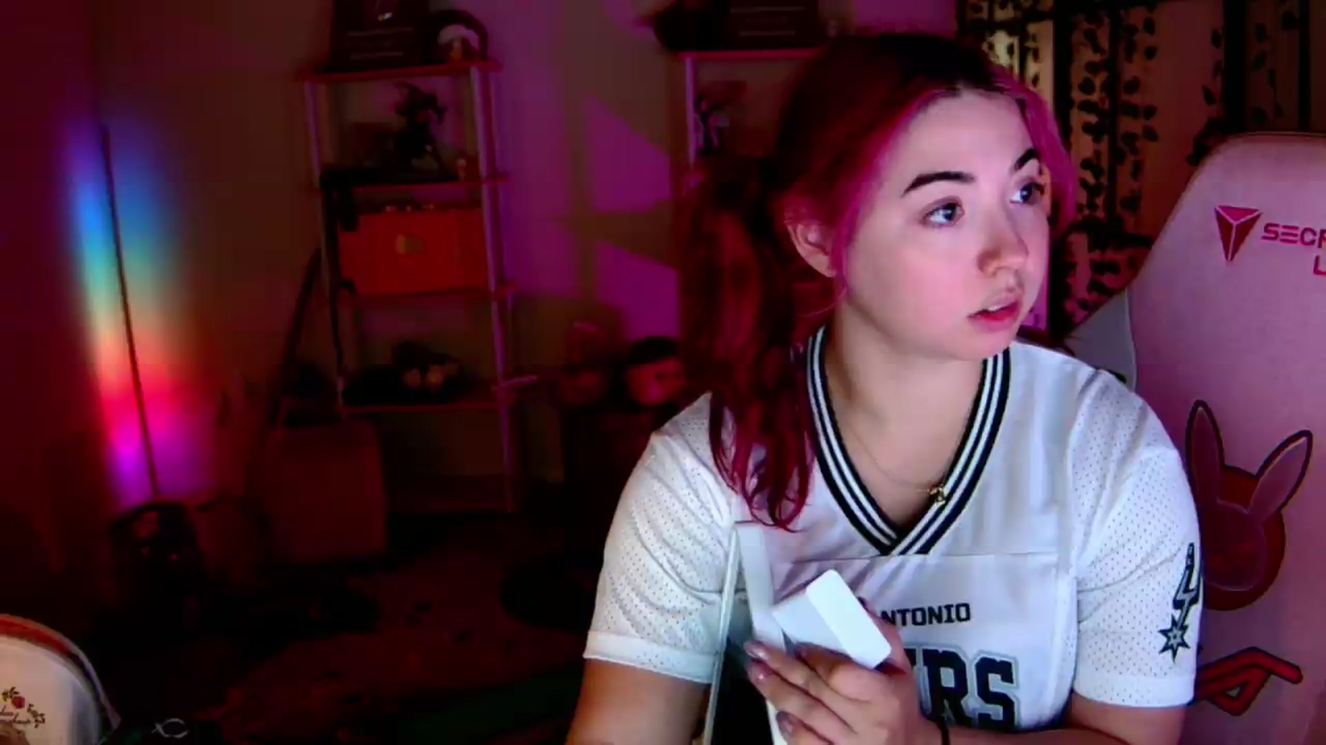 Gallery image thumbnail from JessWhitmore's myfreecams stream on, 06/09/2026, 04:28 image 4 of 20