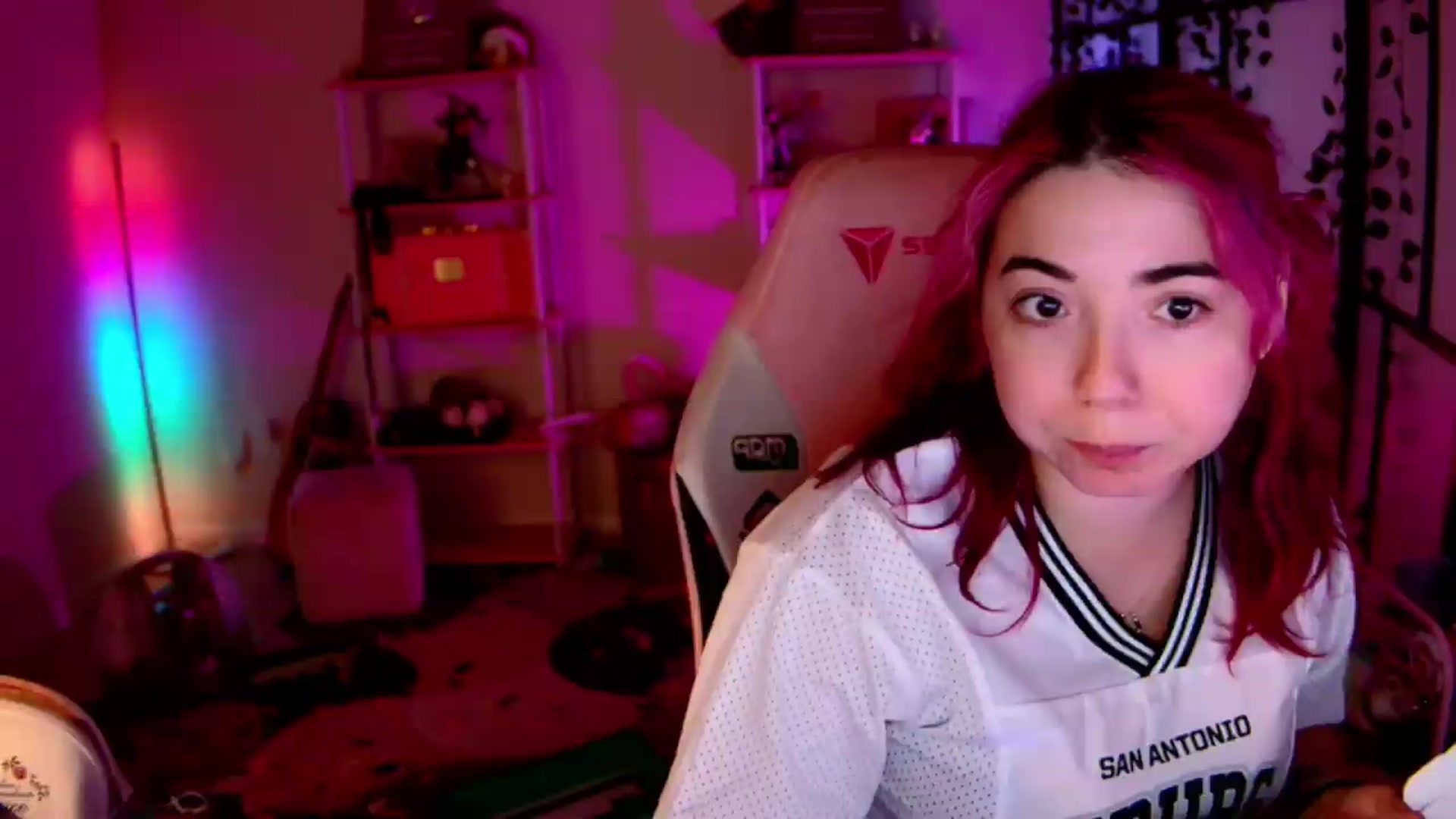 Gallery image thumbnail from JessWhitmore's myfreecams stream on, 06/09/2026, 04:28 image 9 of 20