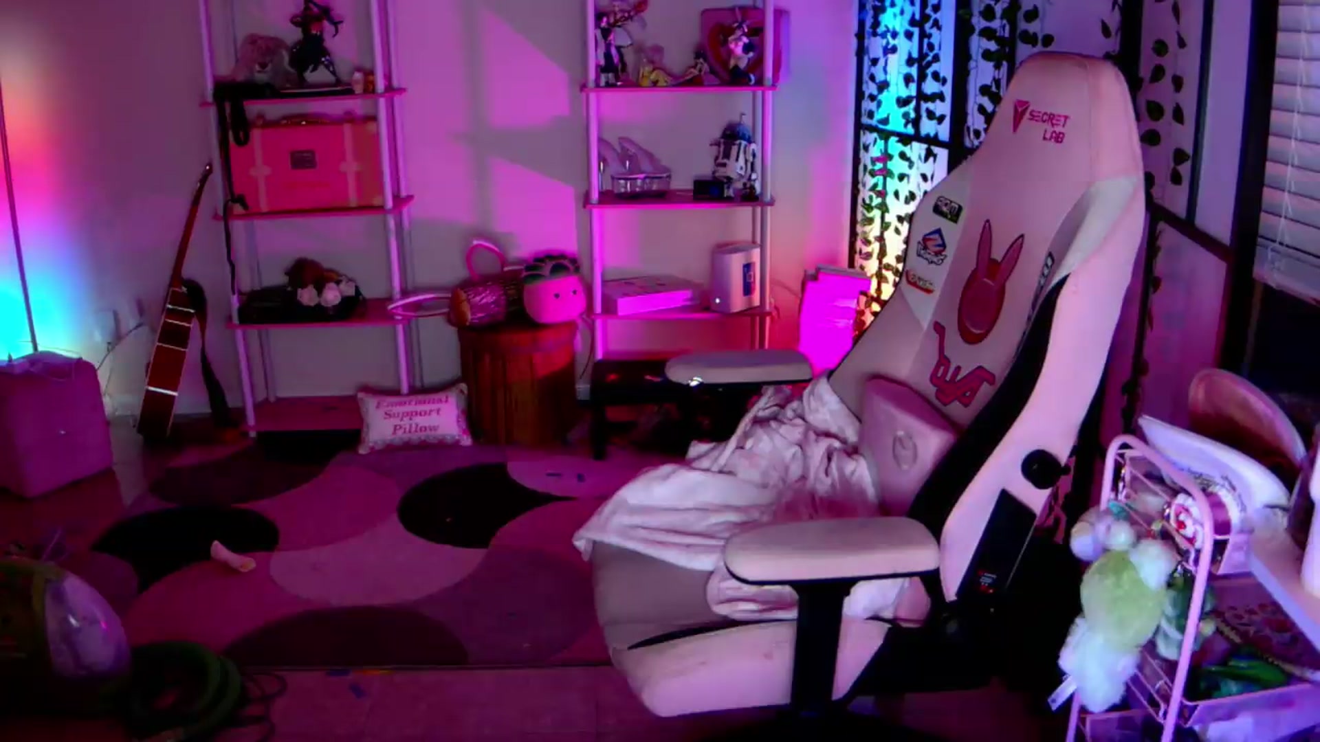 Gallery image thumbnail from JessWhitmore's myfreecams stream on, 06/14/2026, 05:34 image 12 of 20