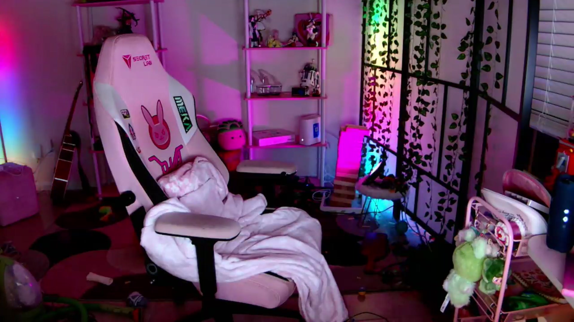 Gallery image thumbnail from JessWhitmore's myfreecams stream on, 06/19/2026, 06:26 image 15 of 20