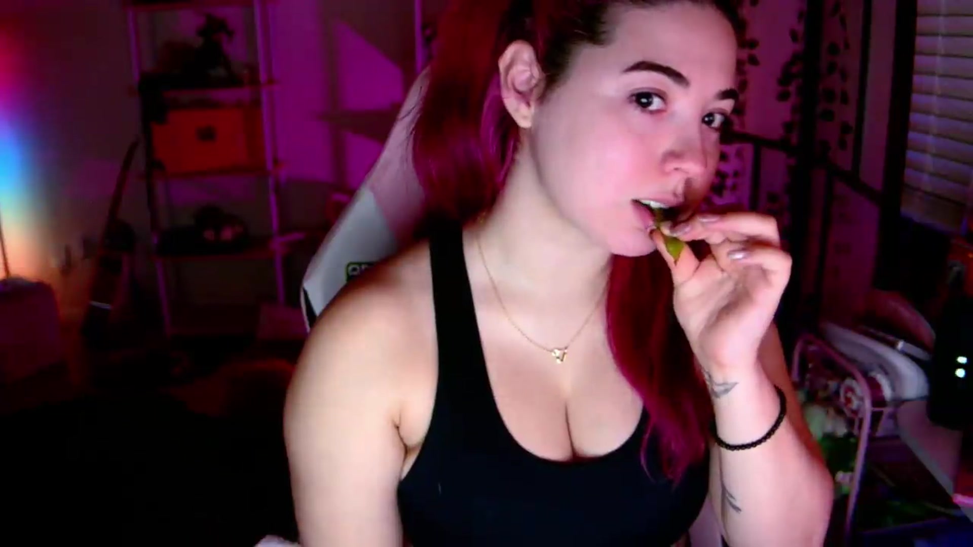 Gallery image thumbnail from JessWhitmore's myfreecams stream on, 06/19/2026, 06:26 image 12 of 20