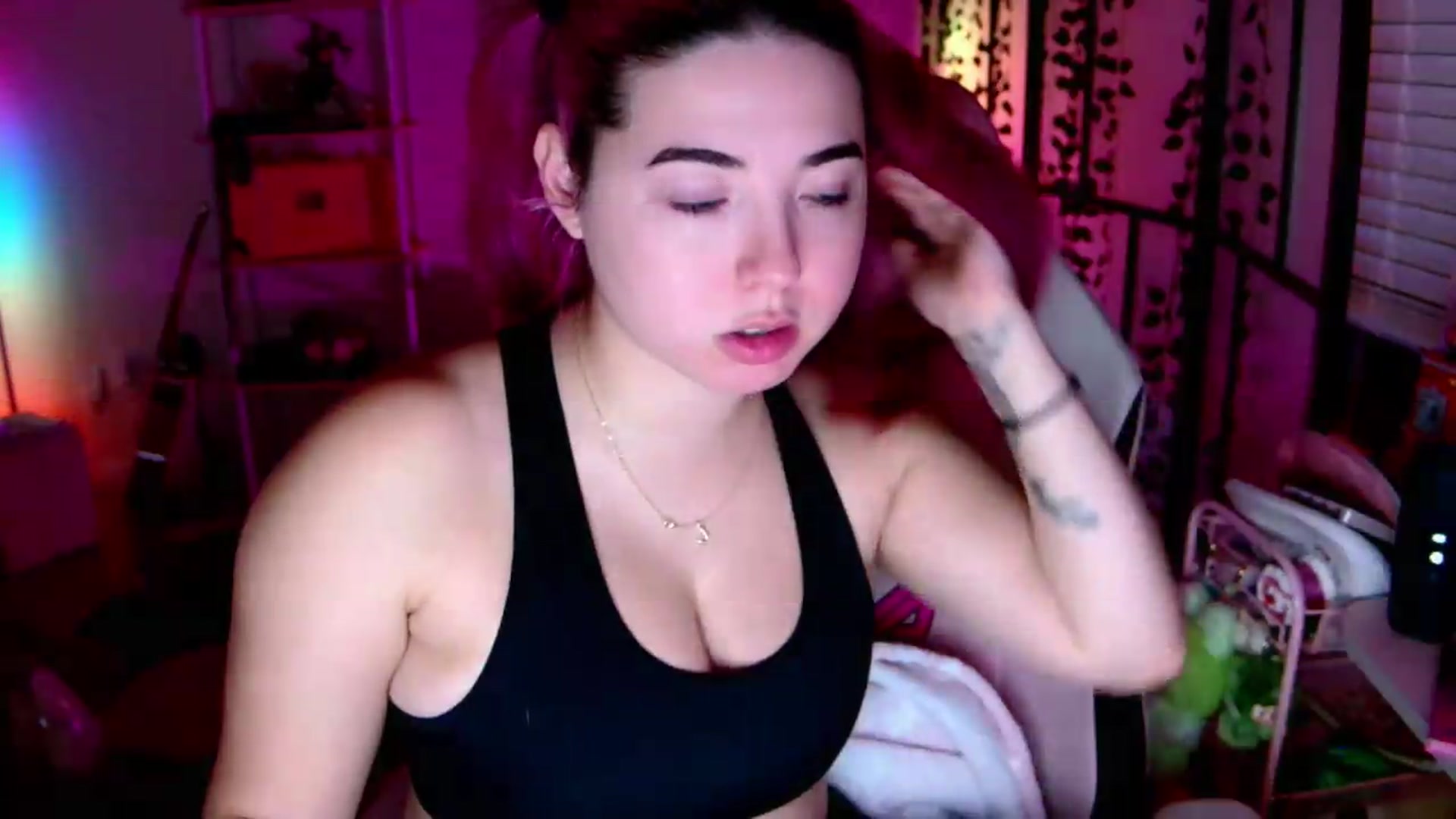 Gallery image thumbnail from JessWhitmore's myfreecams stream on, 06/19/2026, 06:26 image 11 of 20