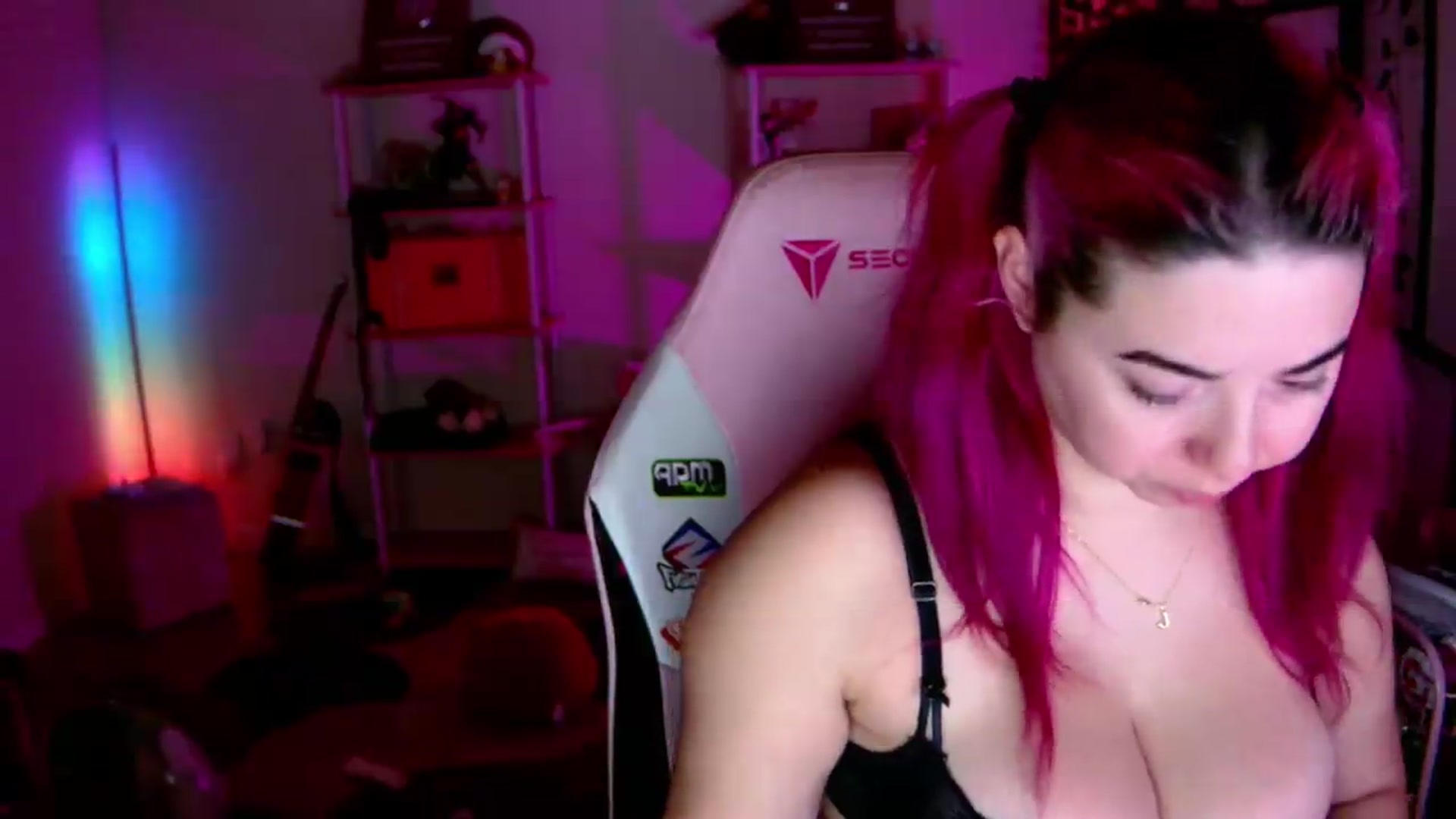 Gallery image thumbnail from JessWhitmore's myfreecams stream on, 06/19/2026, 06:26 image 20 of 20
