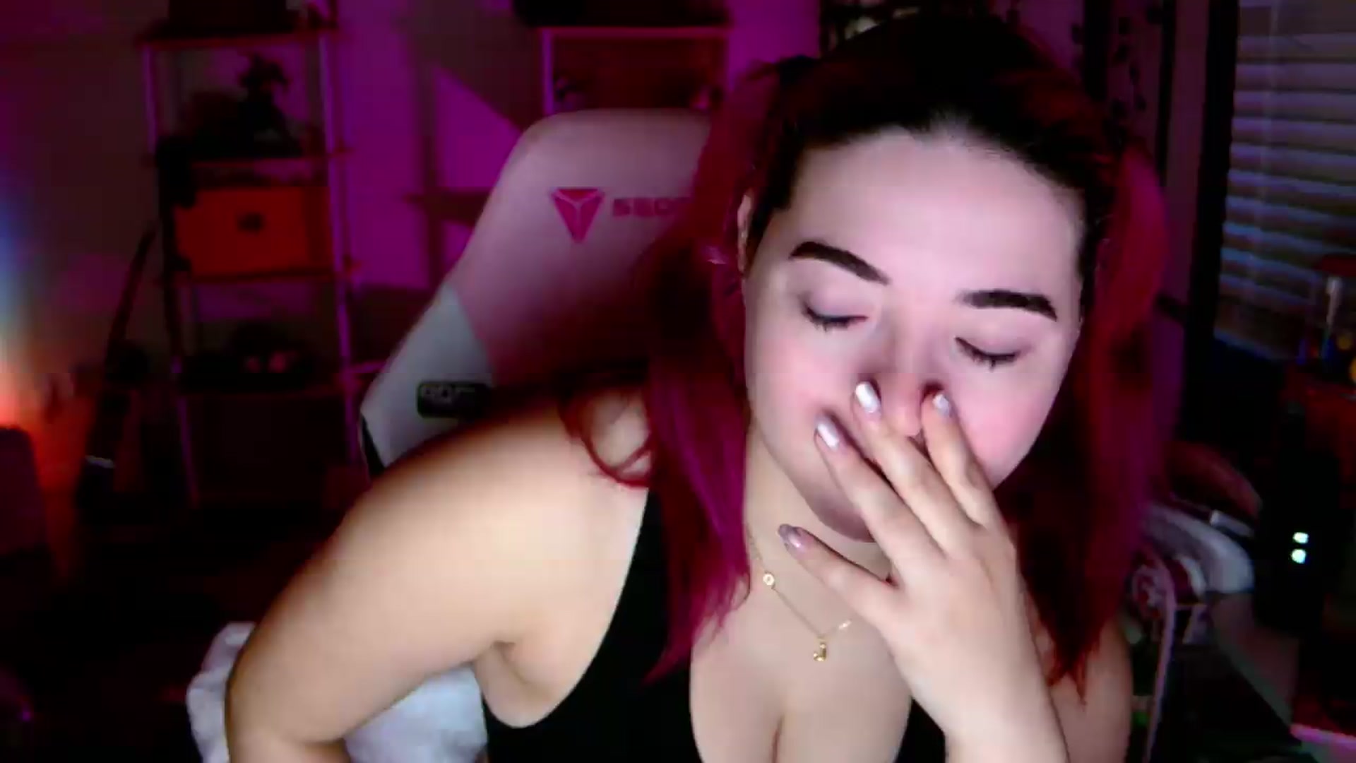 Gallery image thumbnail from JessWhitmore's myfreecams stream on, 06/19/2026, 06:26 image 2 of 20