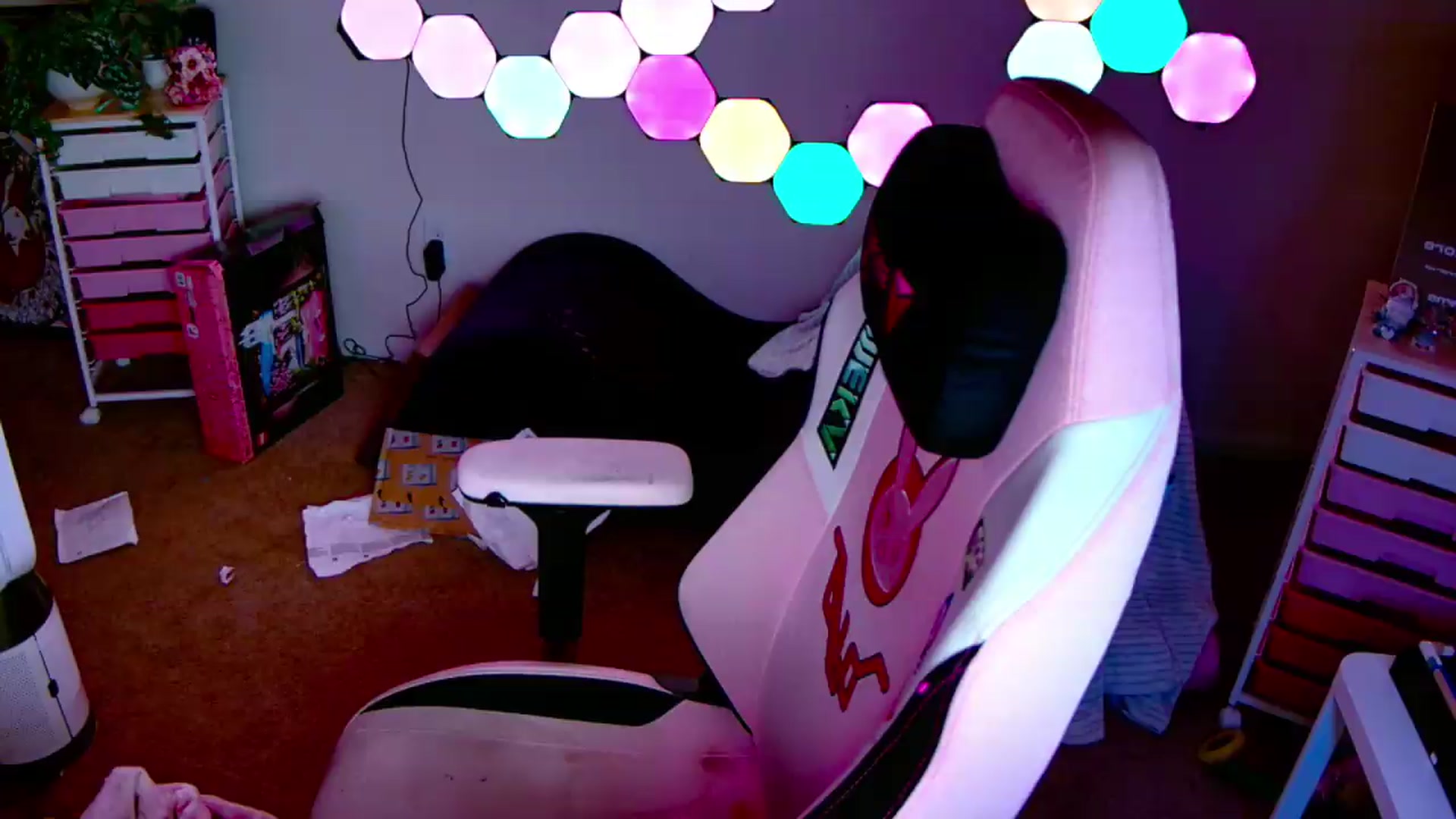 Gallery image thumbnail from JessWhitmore's myfreecams stream on, 08/18/2026, 06:47 image 16 of 20