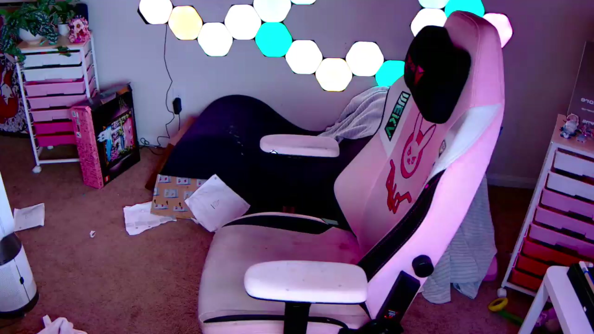 Gallery image thumbnail from JessWhitmore's myfreecams stream on, 08/18/2026, 06:47 image 20 of 20