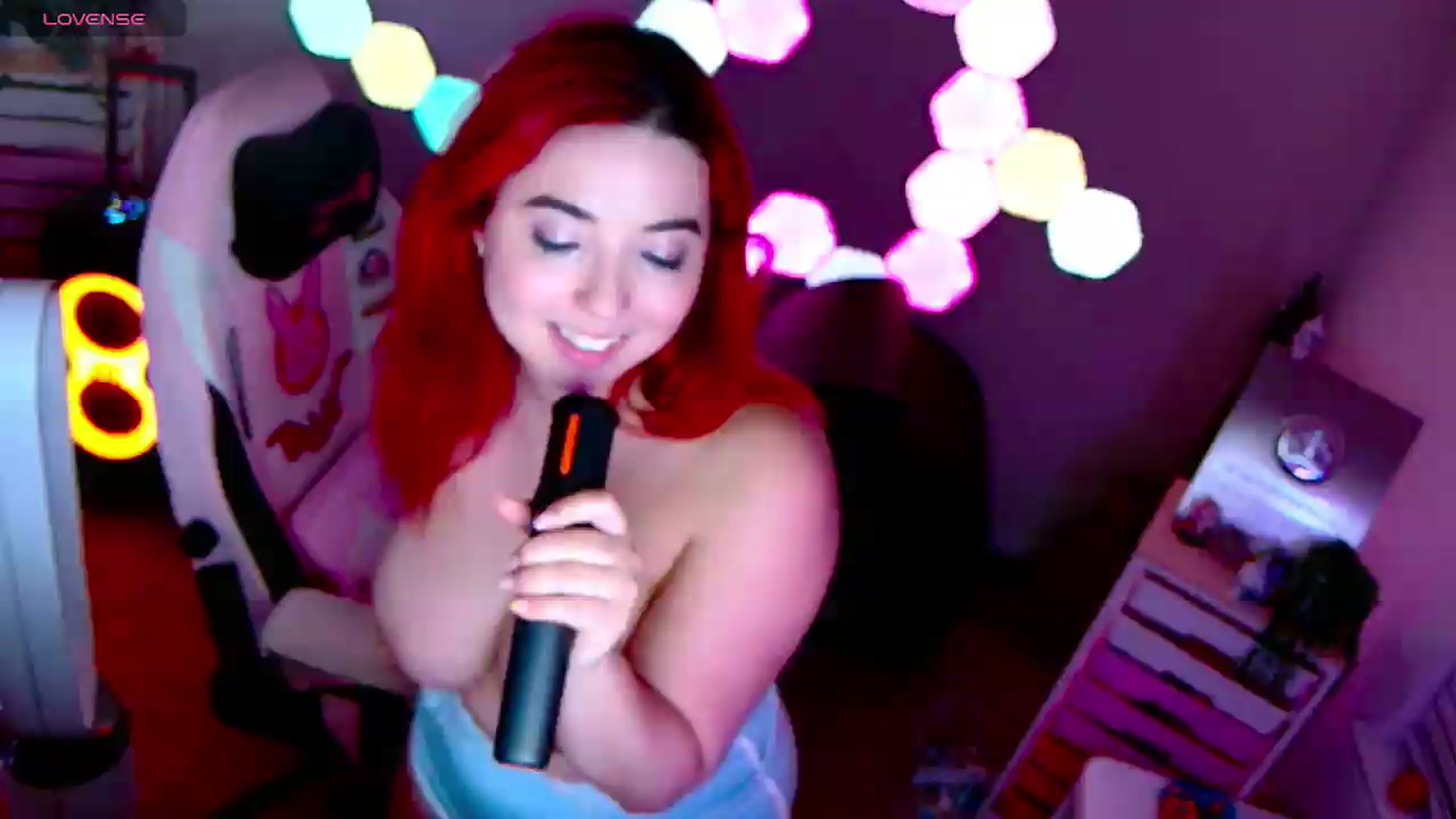 Gallery image thumbnail from JessWhitmore's myfreecams stream on, 08/25/2026, 09:32 image 9 of 20