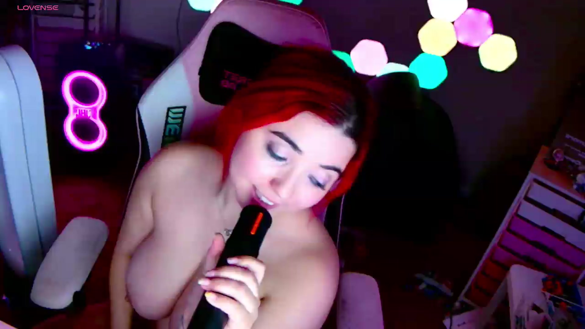 Gallery image thumbnail from JessWhitmore's myfreecams stream on, 08/25/2026, 13:39 image 5 of 20
