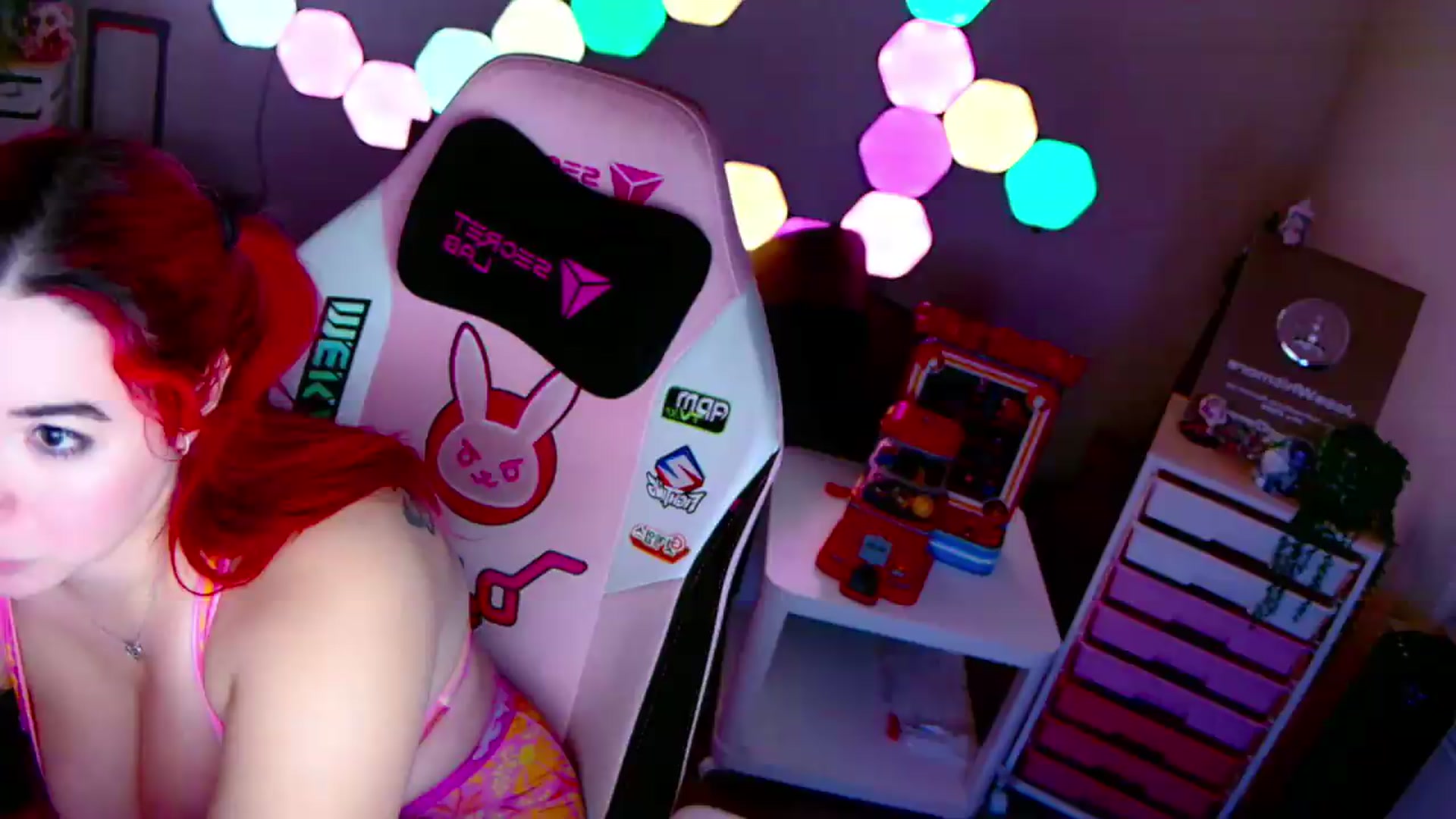 Gallery image thumbnail from JessWhitmore's myfreecams stream on, 08/27/2026, 08:56 image 15 of 20