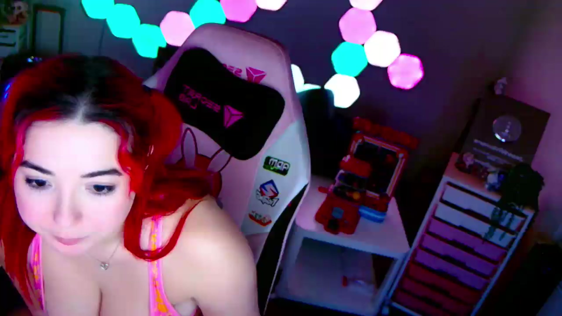 Gallery image thumbnail from JessWhitmore's myfreecams stream on, 08/27/2026, 08:56 image 12 of 20