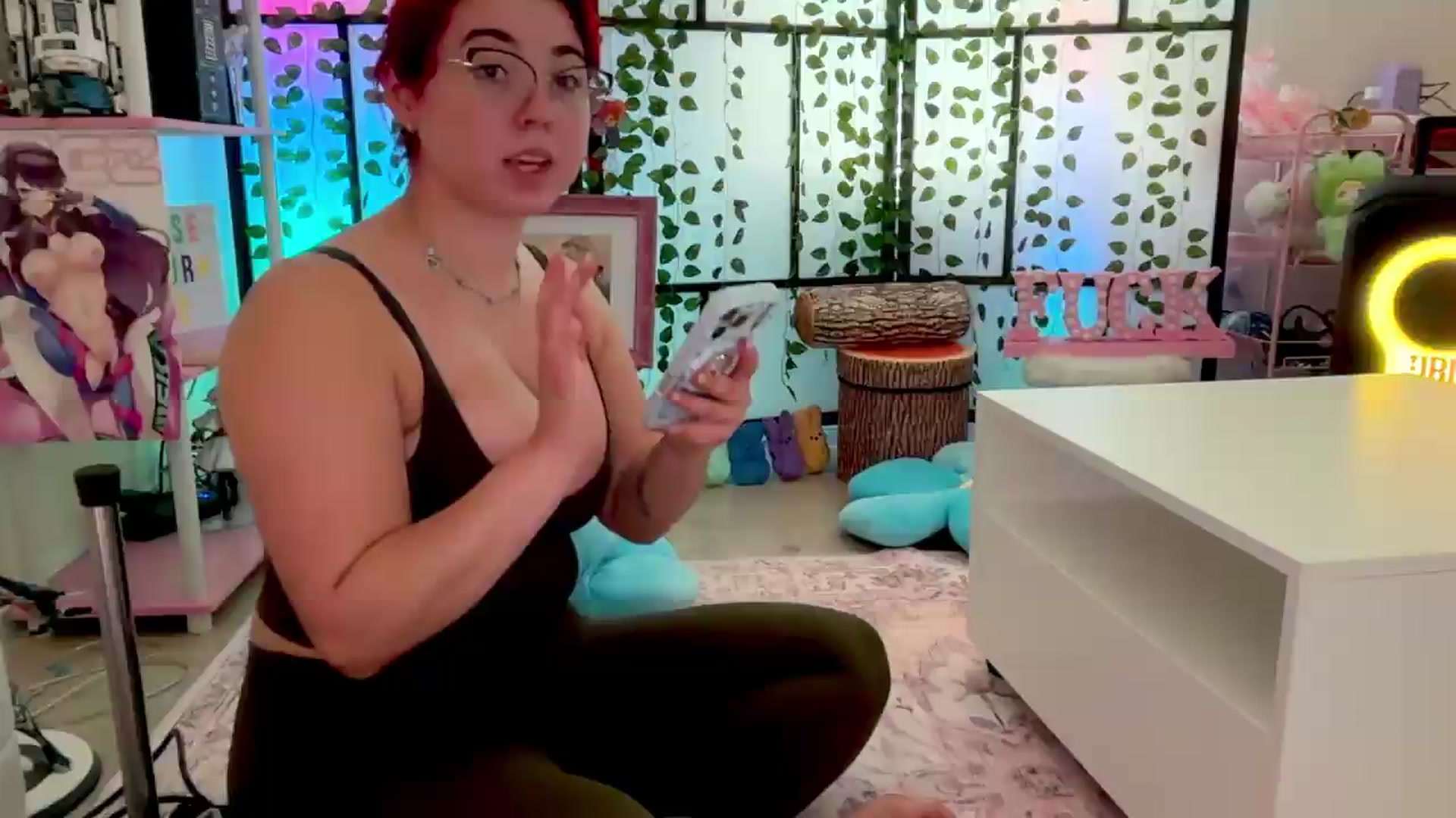 Gallery image thumbnail from JessWhitmore's myfreecams stream on, 09/04/2026, 16:22 image 16 of 20