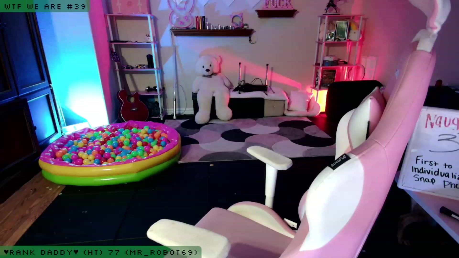 Gallery image thumbnail from JessWhitmore_'s myfreecams stream on, 12/09/2022, 06:19 image 1 of 20