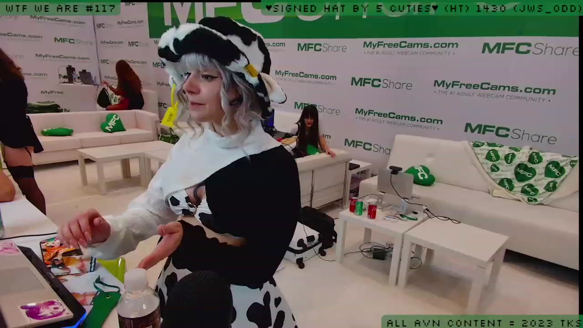 Gallery image thumbnail from JessWhitmore_'s myfreecams stream on, 01/06/2023, 04:04 image 3 of 20