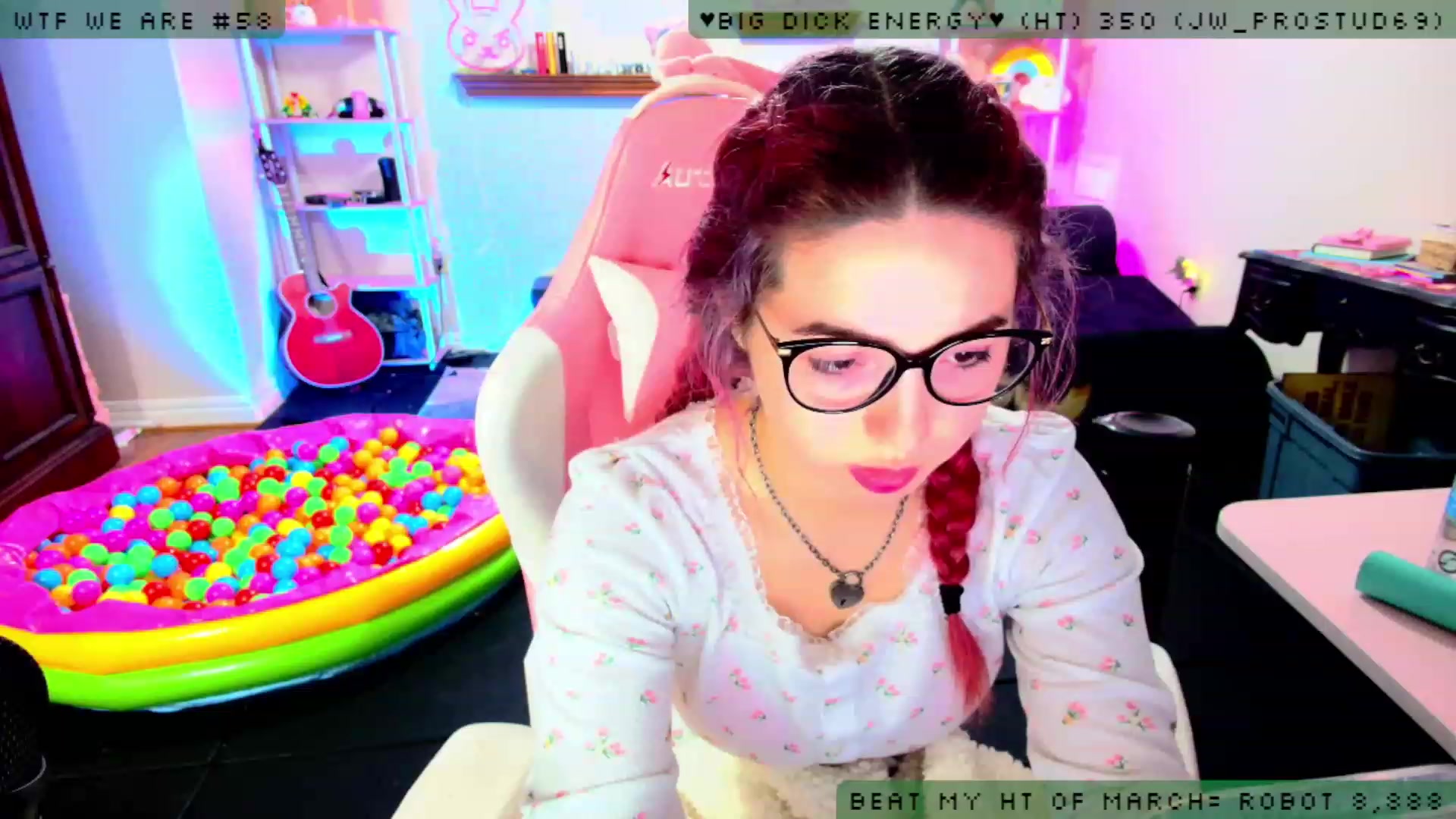Gallery image thumbnail from JessWhitmore_'s myfreecams stream on, 03/09/2023, 04:17 image 17 of 20