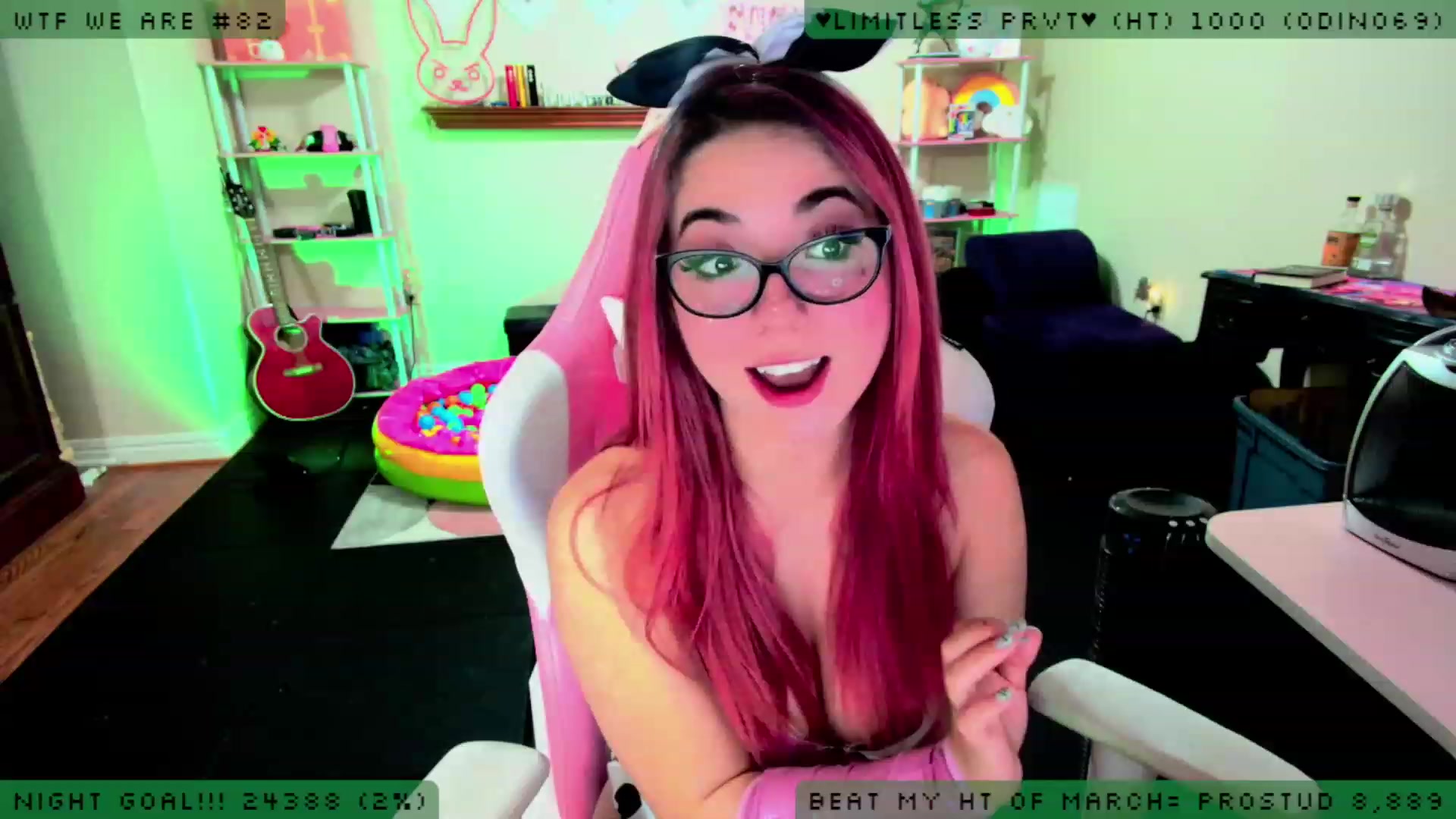 Gallery image thumbnail from JessWhitmore_'s myfreecams stream on, 03/19/2023, 06:03 image 12 of 20