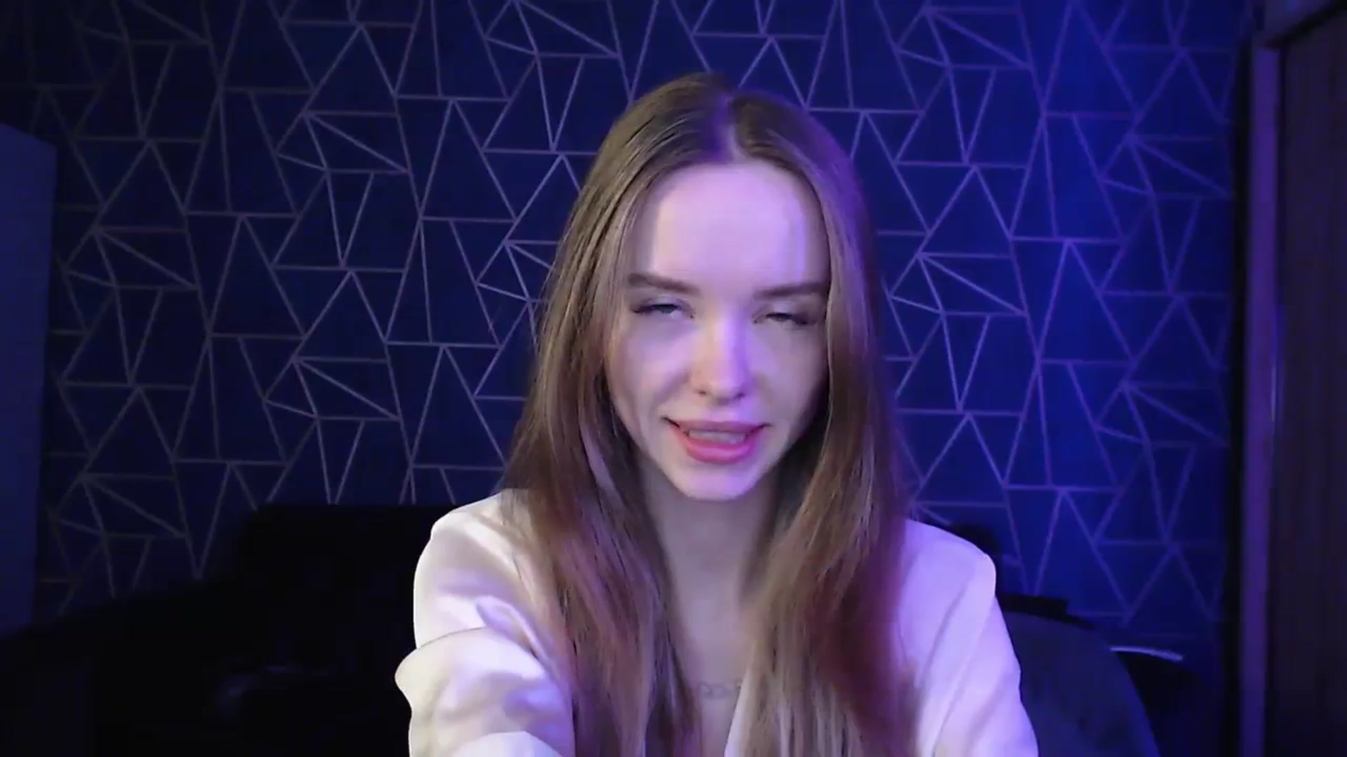 Gallery image thumbnail from Jess_peach's myfreecams stream on, 08/03/2023, 23:09 image 6 of 20
