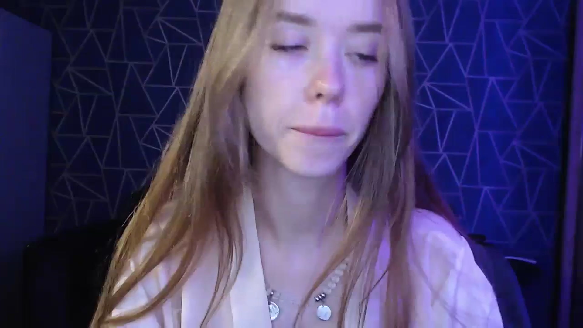 Gallery image thumbnail from Jess_peach's myfreecams stream on, 08/03/2023, 23:09 image 3 of 20