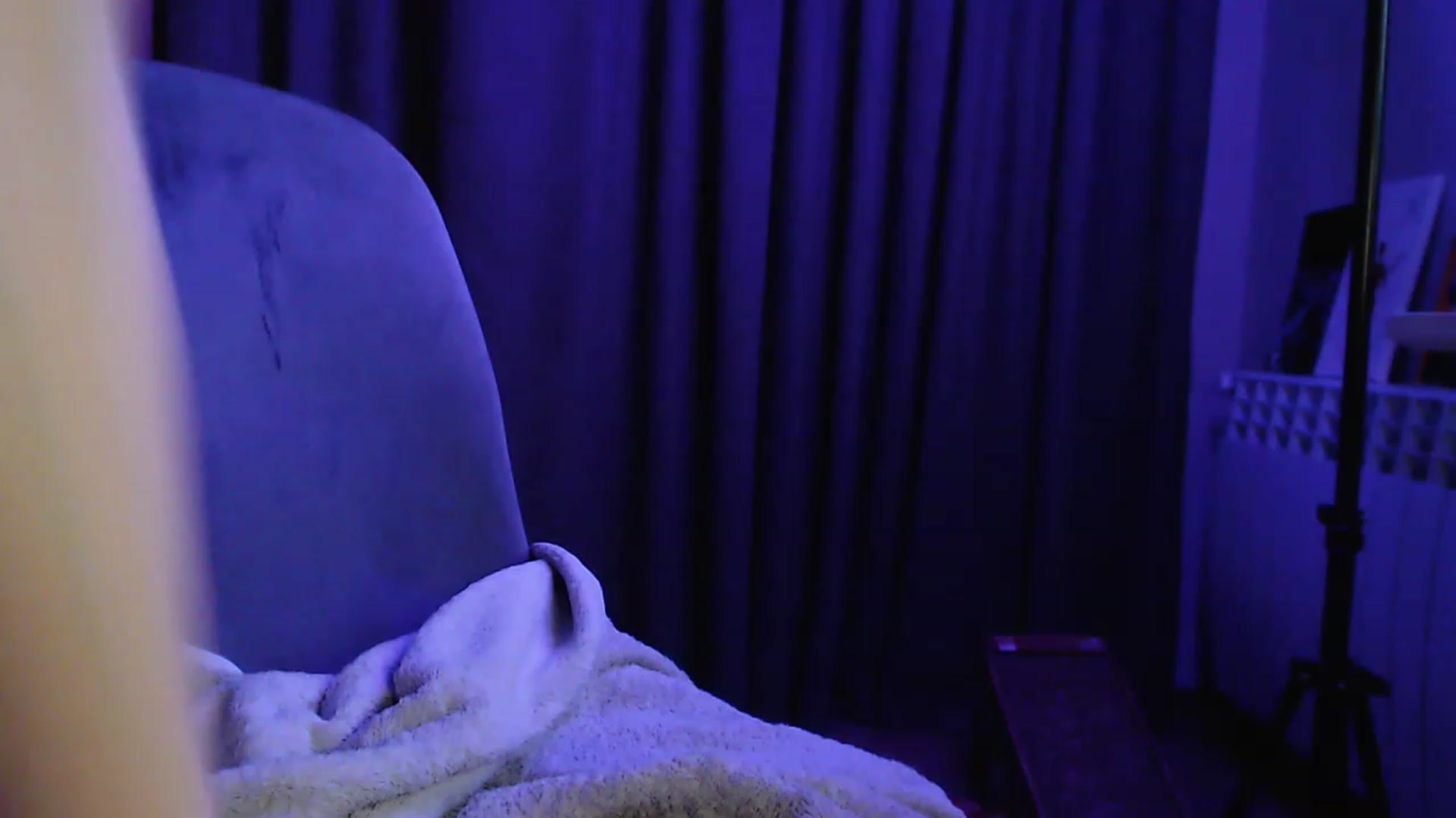 Gallery image thumbnail from Jess_peach's myfreecams stream on, 08/12/2023, 24:00 image 5 of 20
