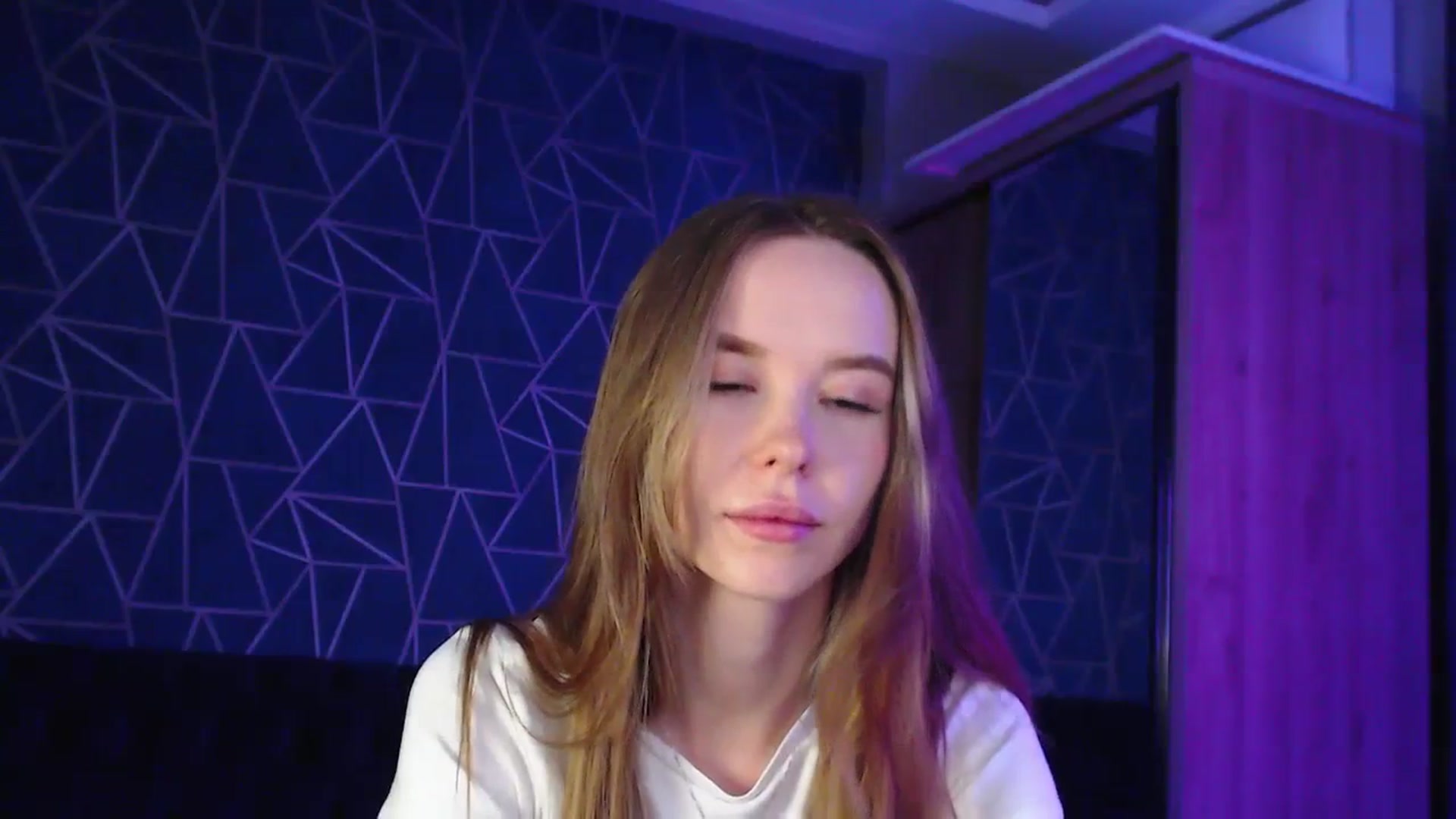 Gallery image thumbnail from Jess_peach's myfreecams stream on, 08/13/2023, 24:06 image 10 of 20