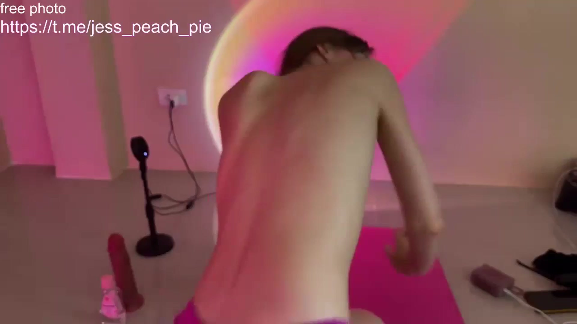 Gallery image thumbnail from Jess_peach's myfreecams stream on, 07/04/2024, 02:22 image 2 of 20