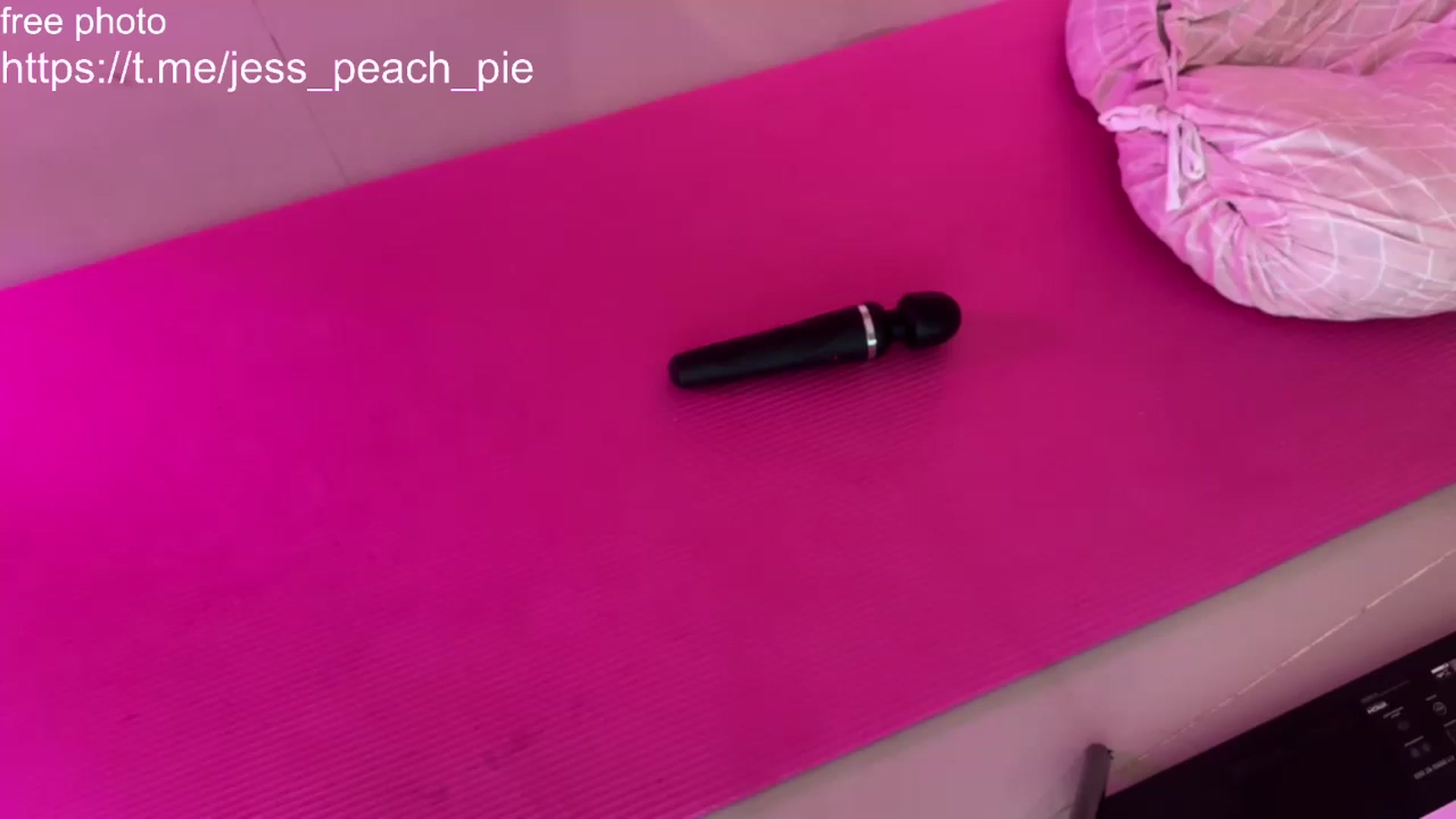 Gallery image thumbnail from Jess_peach's myfreecams stream on, 07/08/2024, 04:14 image 14 of 20