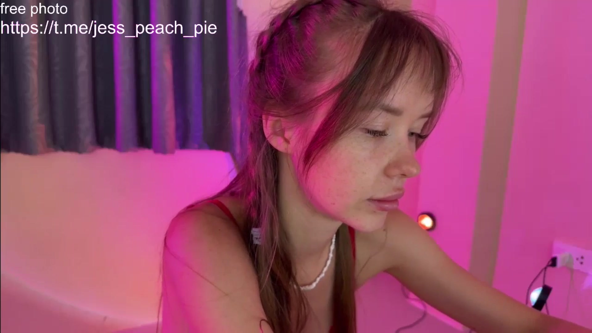 Gallery image thumbnail from Jess_peach's myfreecams stream on, 07/14/2024, 04:37 image 3 of 20