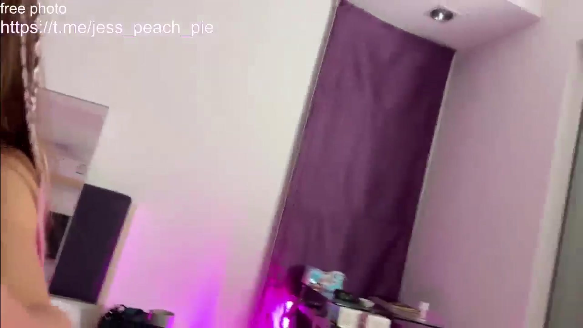 Gallery image thumbnail from Jess_peach's myfreecams stream on, 08/14/2024, 14:18 image 20 of 20