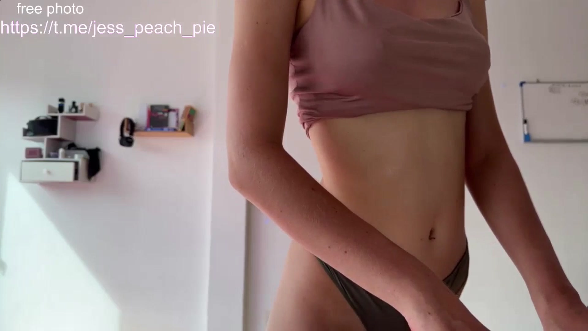 Gallery image thumbnail from Jess_peach's myfreecams stream on, 10/24/2024, 02:39 image 9 of 20