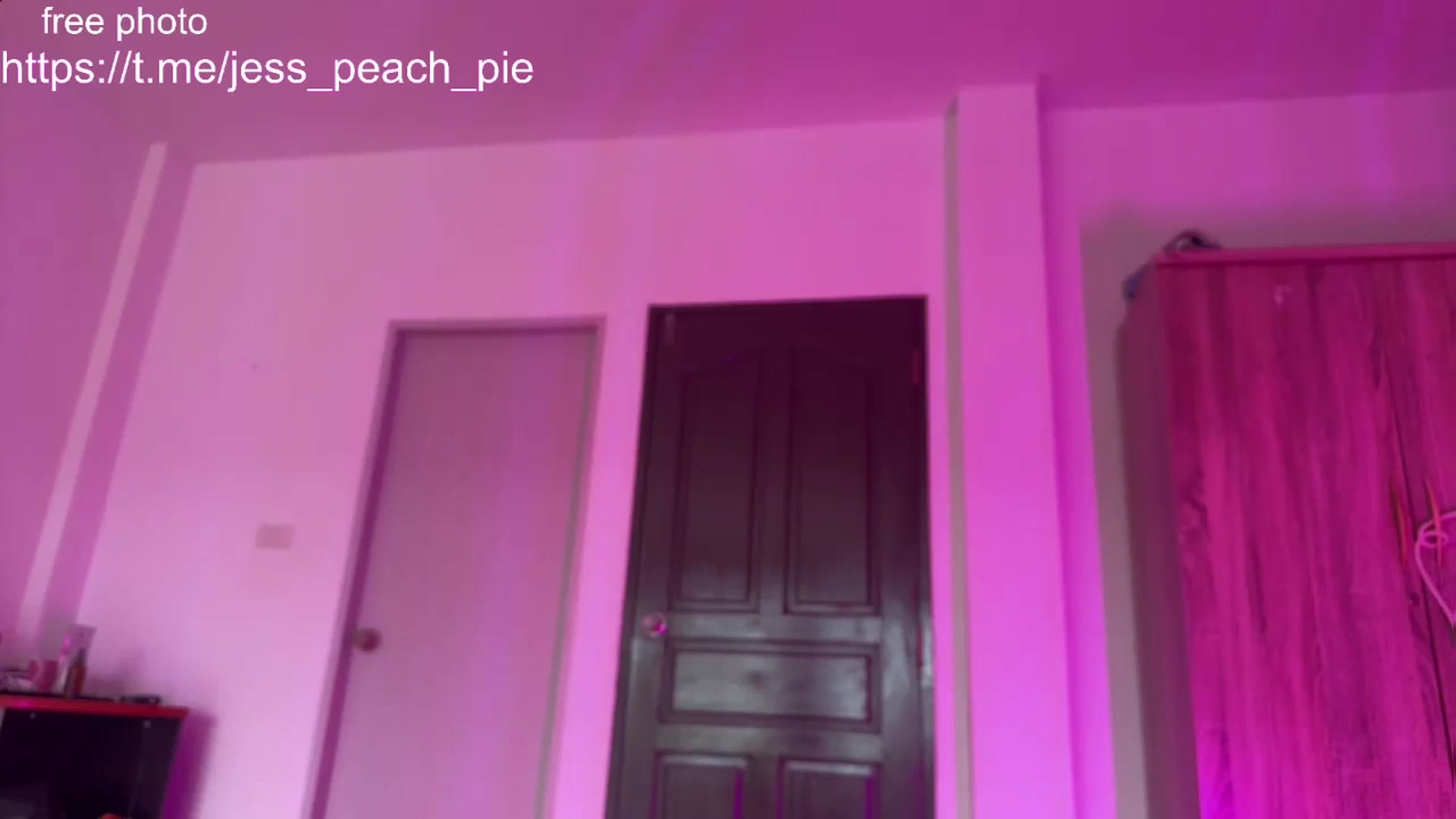 Gallery image thumbnail from Jess_peach's myfreecams stream on, 10/26/2024, 10:35 image 7 of 20