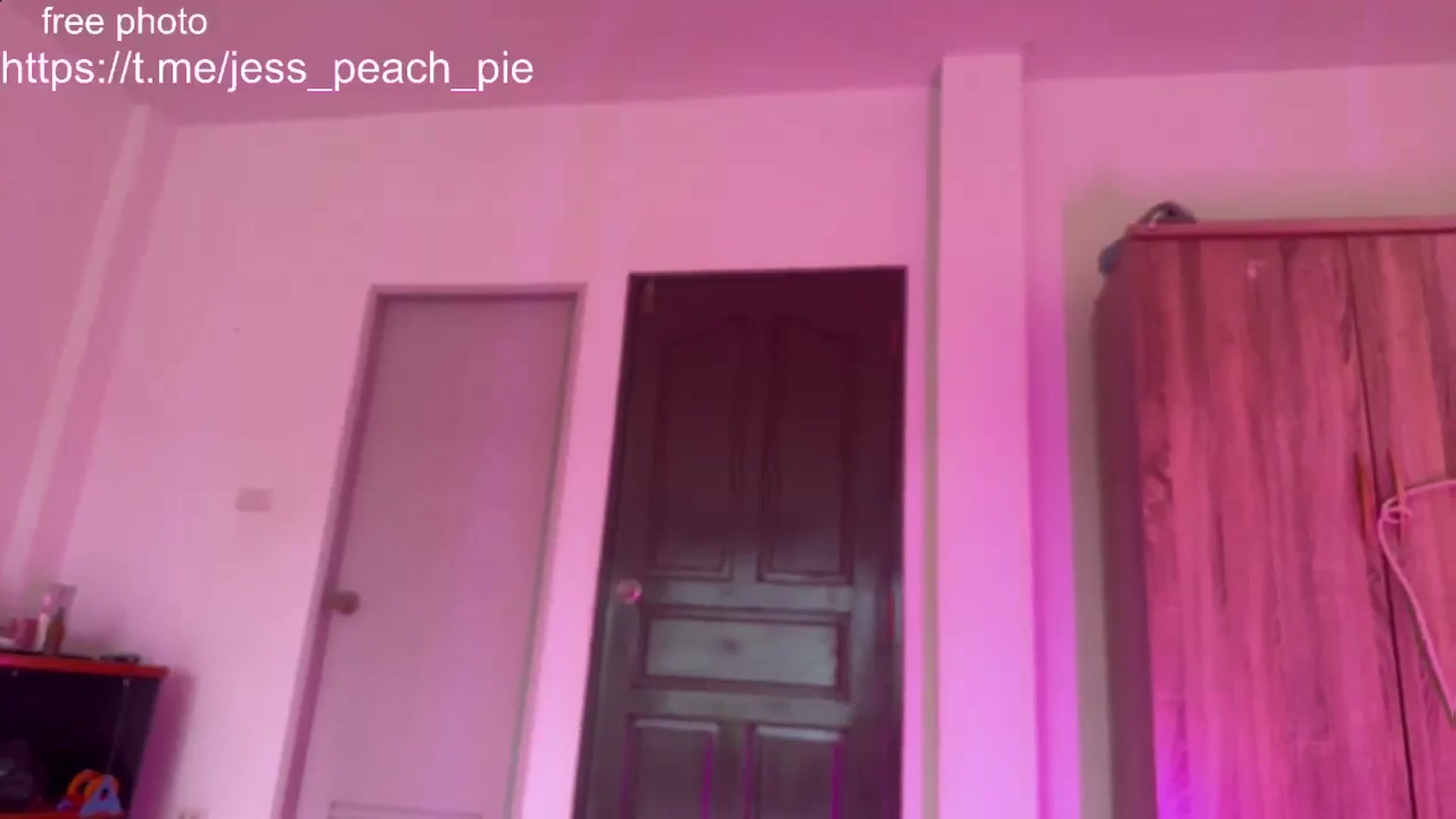 Gallery image thumbnail from Jess_peach's myfreecams stream on, 10/26/2024, 10:35 image 8 of 20