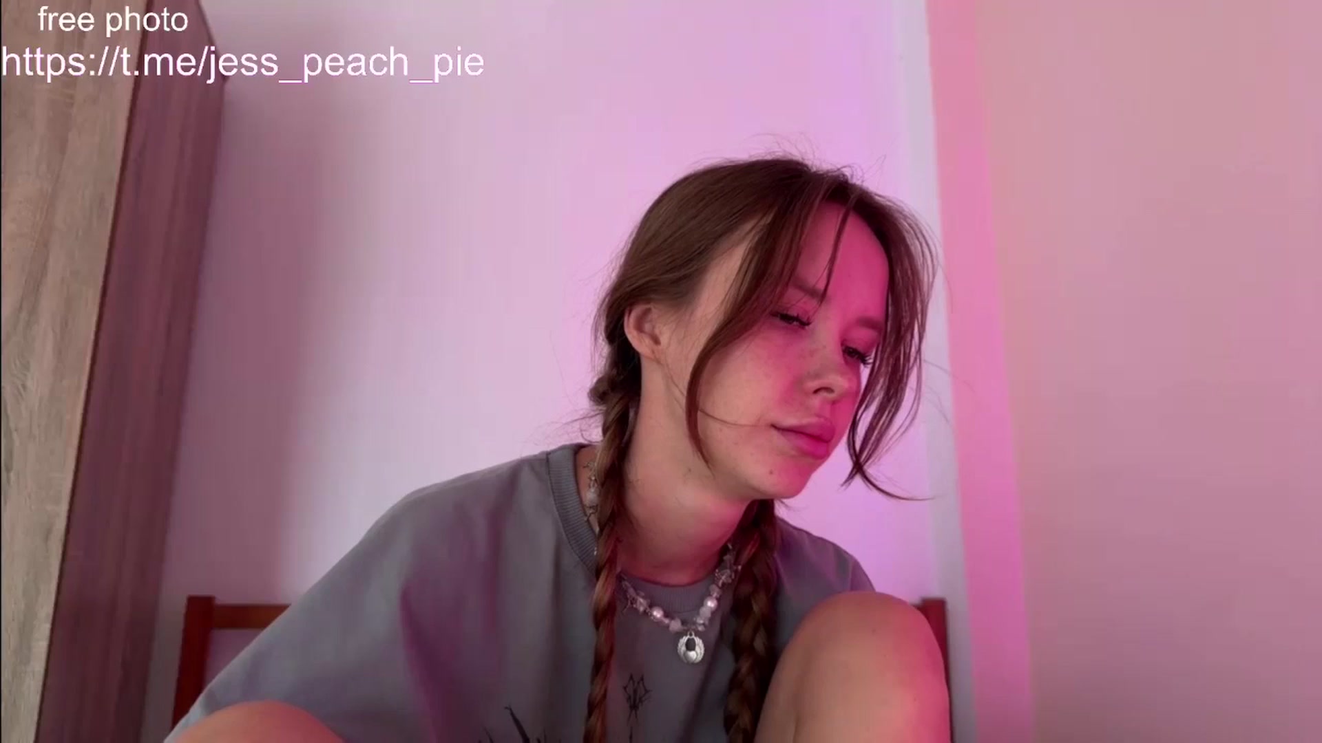 Gallery image thumbnail from Jess_peach's myfreecams stream on, 11/21/2024, 07:21 image 20 of 20