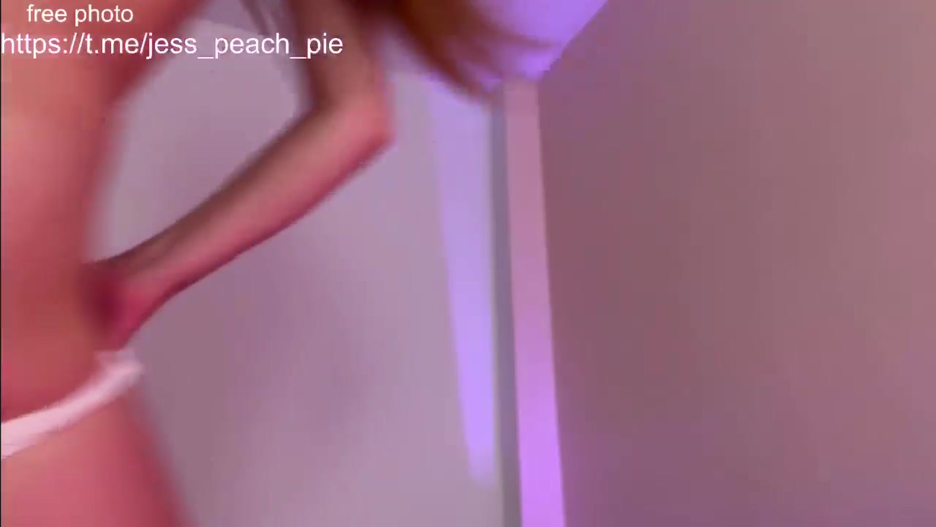 Gallery image thumbnail from Jess_peach's myfreecams stream on, 12/10/2024, 15:11 image 14 of 20