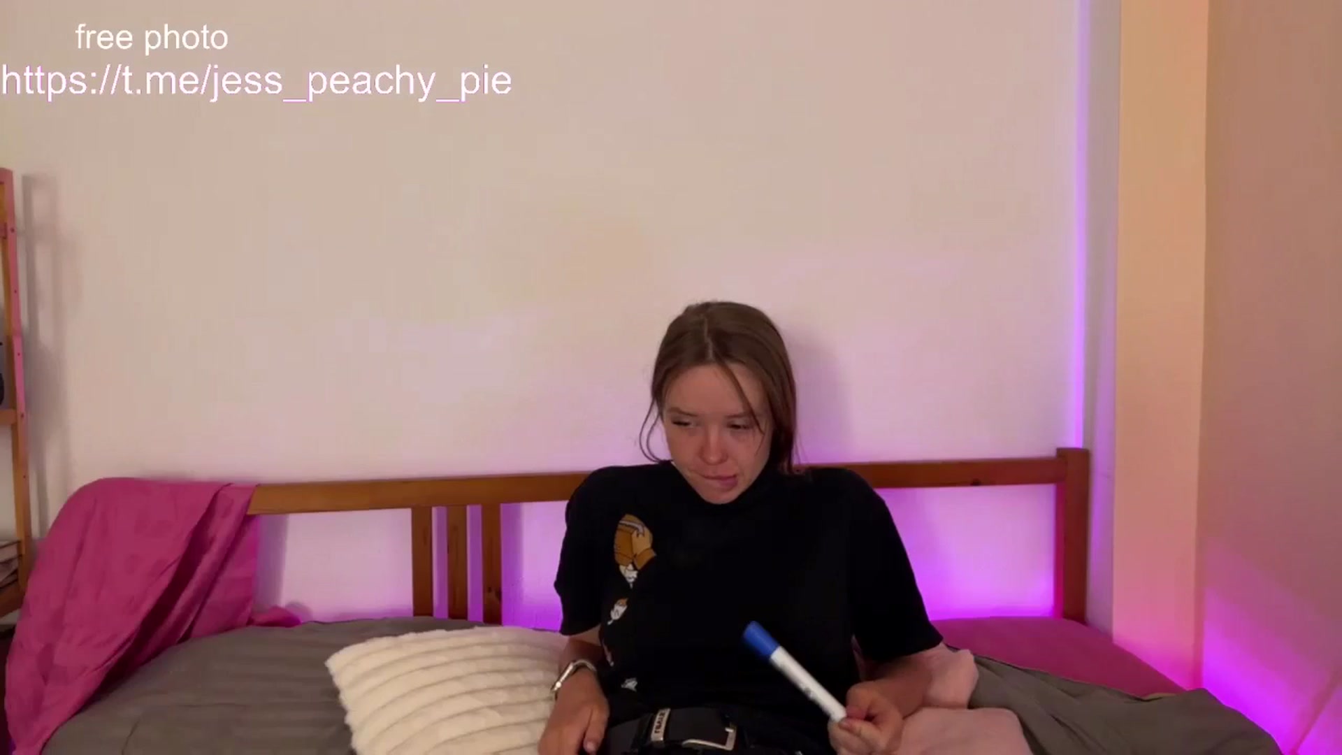 Gallery image thumbnail from Jess_peach's myfreecams stream on, 12/22/2024, 17:52 image 6 of 20