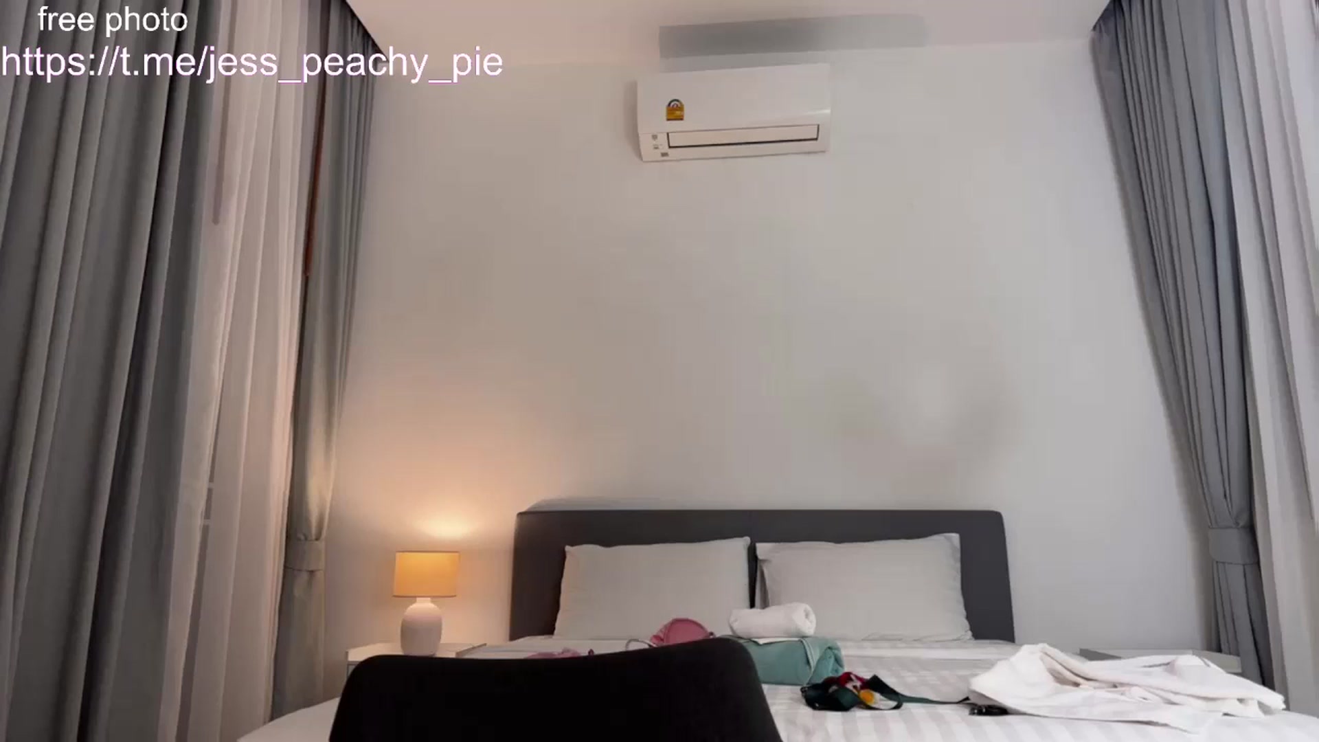 Gallery image thumbnail from Jess_peach's myfreecams stream on, 12/24/2024, 16:57 image 14 of 20